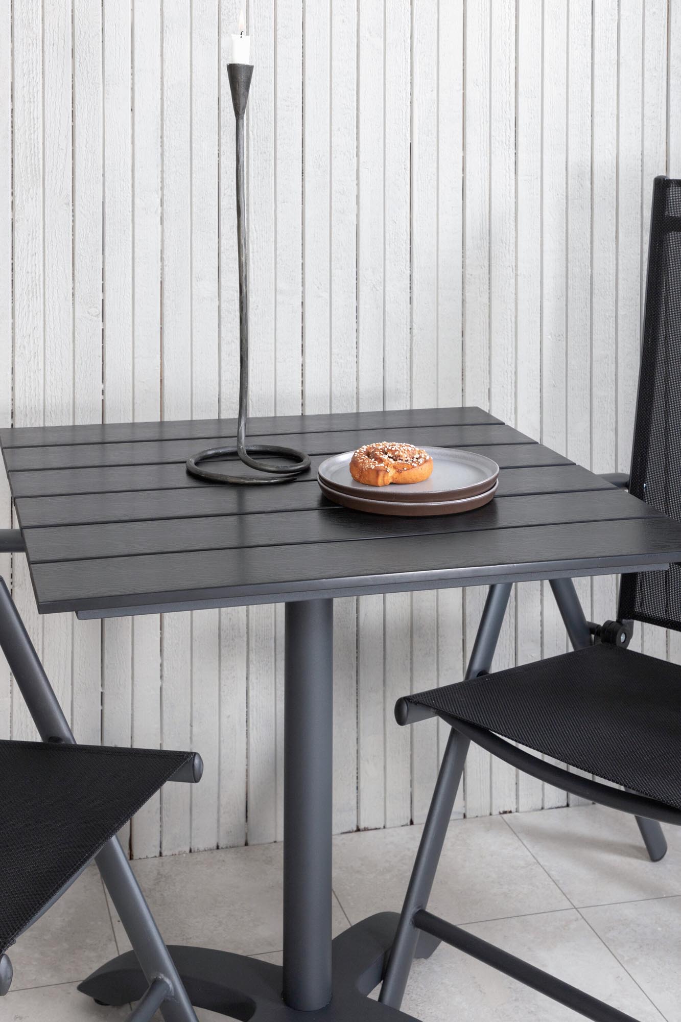 Colorado Cafétisch + Break Stuhl in Schwarz präsentiert im Onlineshop von KAQTU Design AG. Gartentischset ist von Venture Home