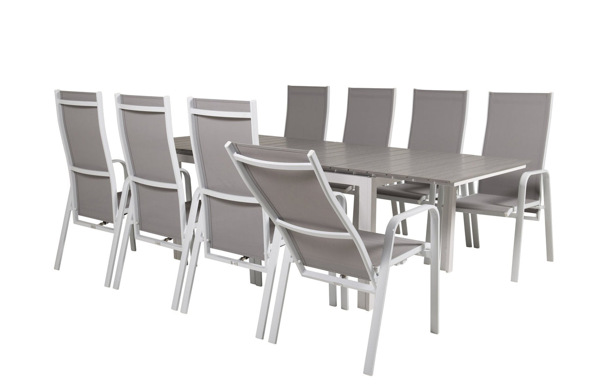 Graues Gartentischset aus Aintwood und Aluminium mit ausziehbarer Tischplatte und sechs klappbaren, pulverbeschichteten Stühlen im Aussenbereich.