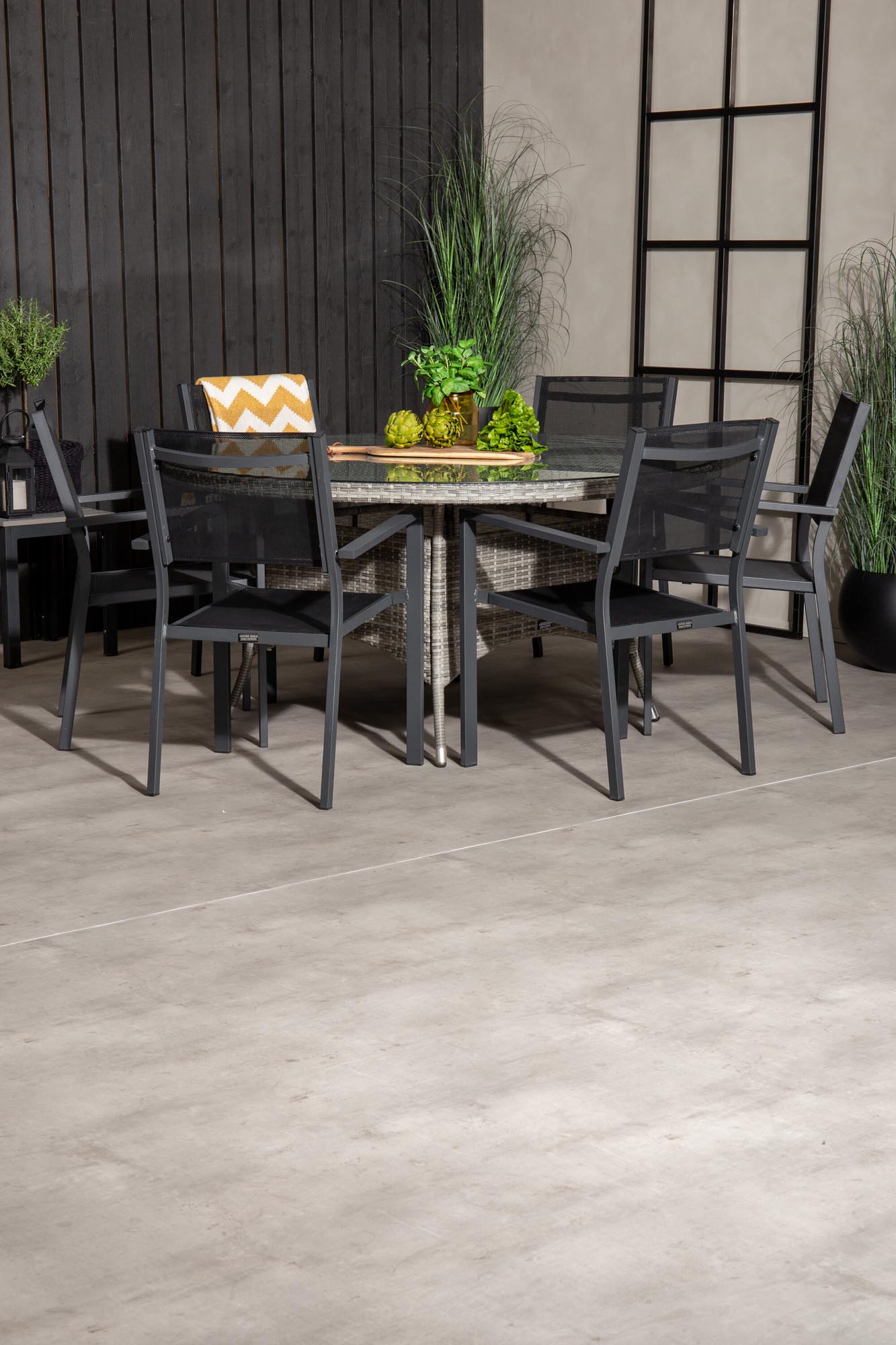 Elegantes Volta Outdoor-Tischset Copacabana: 150 cm, 6 Stühle, ideal für gesellige Stunden im Freien. Hochwertig und modern.