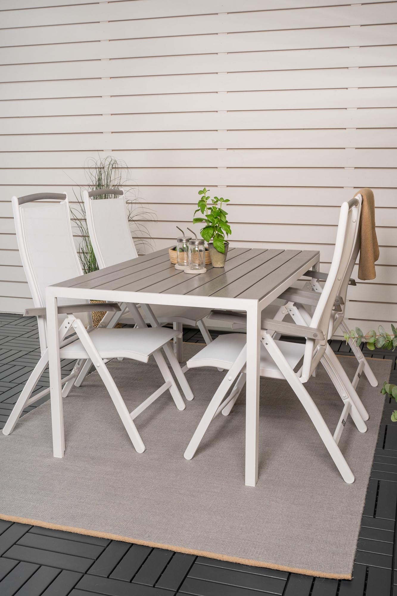 Break Outdoor-Tischset + Albany 150cm/4St. in Weiss präsentiert im Onlineshop von KAQTU Design AG. Gartentischset ist von Venture Home