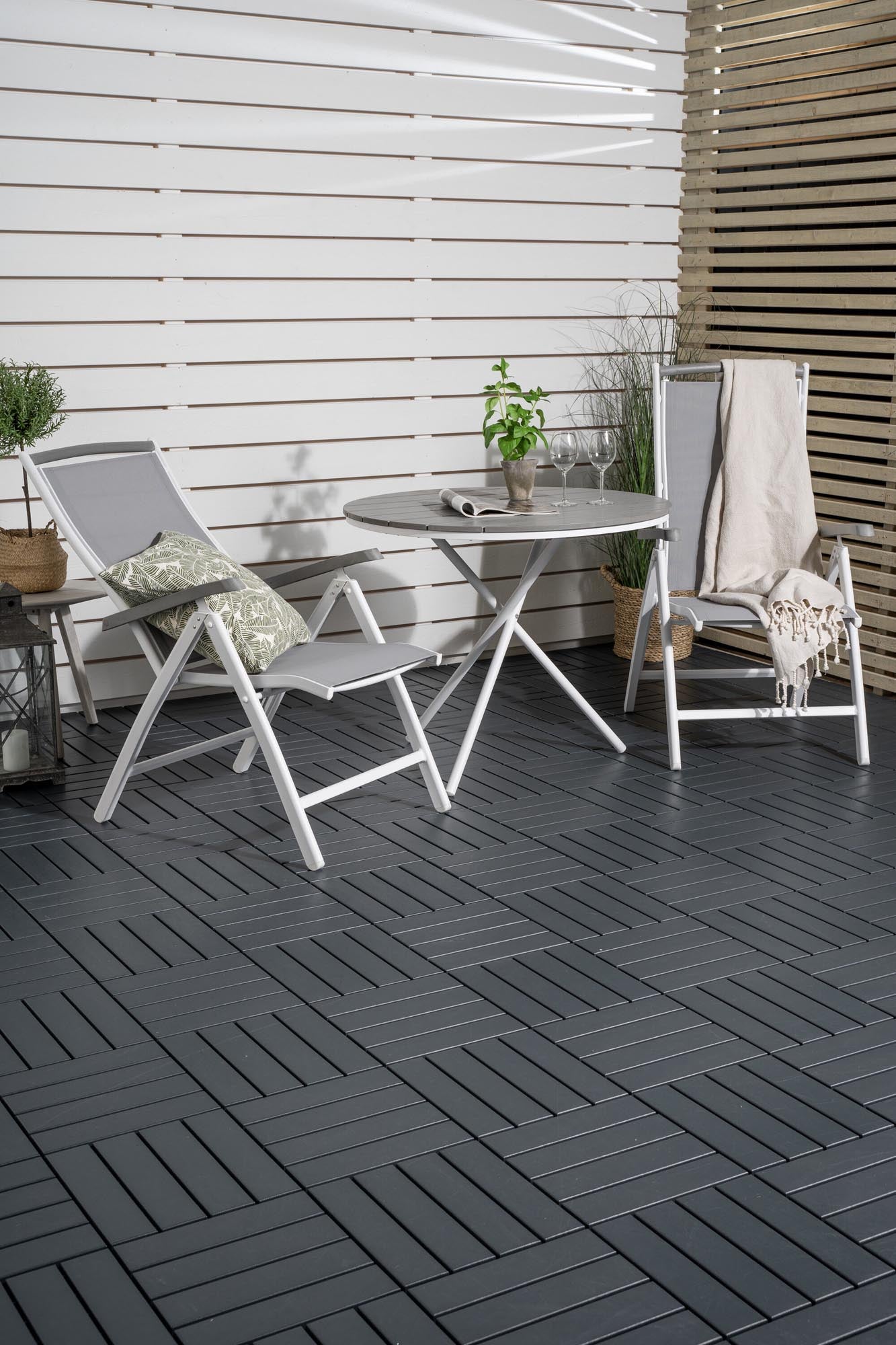 Parma Outdoor-Tischset + Albany ⌀90cm/2St. in Grau weiss präsentiert im Onlineshop von KAQTU Design AG. Gartentischset ist von Venture Home