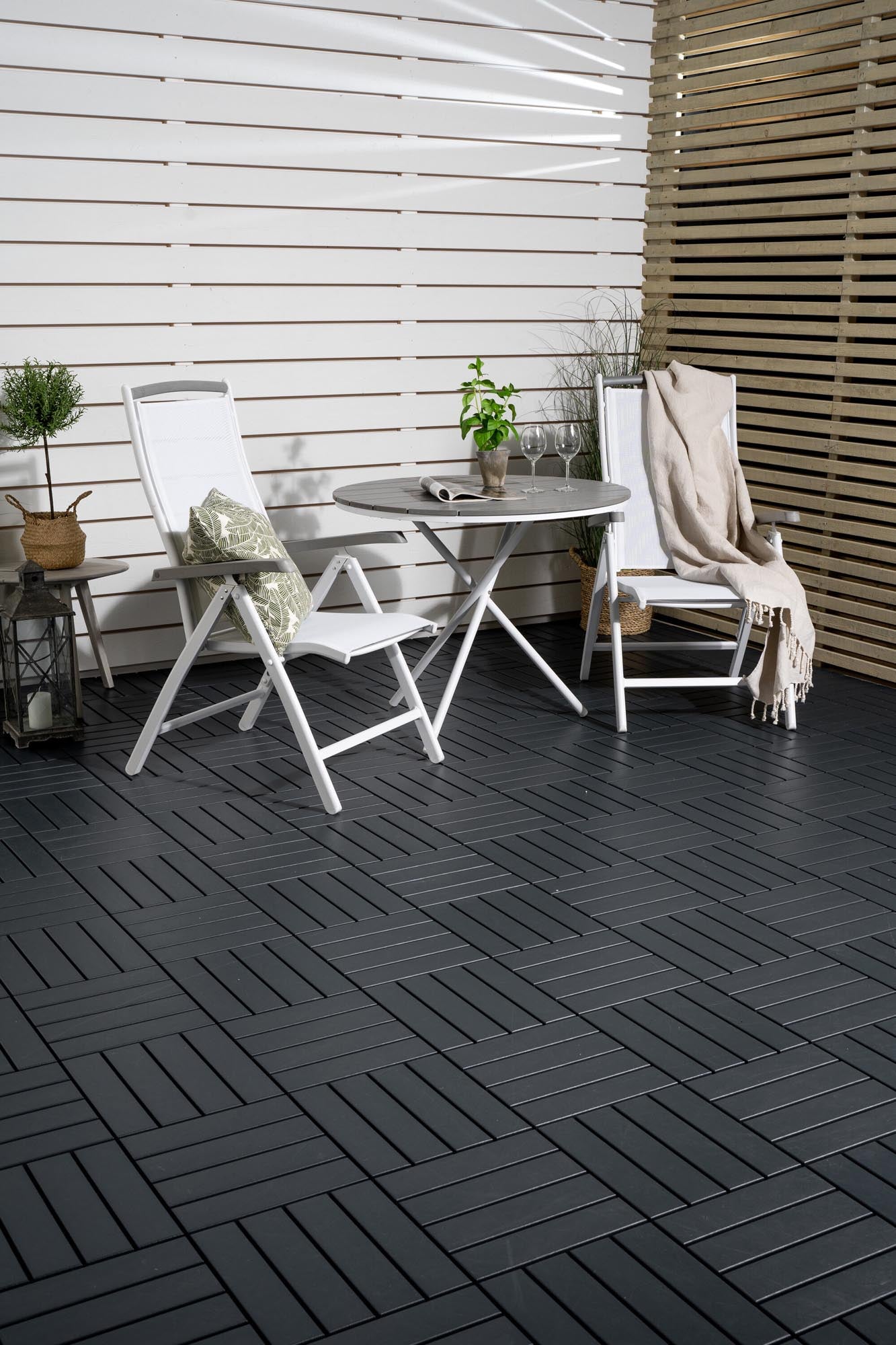 Parma Outdoor-Tischset + Albany ⌀90cm/2St. in Weiss präsentiert im Onlineshop von KAQTU Design AG. Gartentischset ist von Venture Home