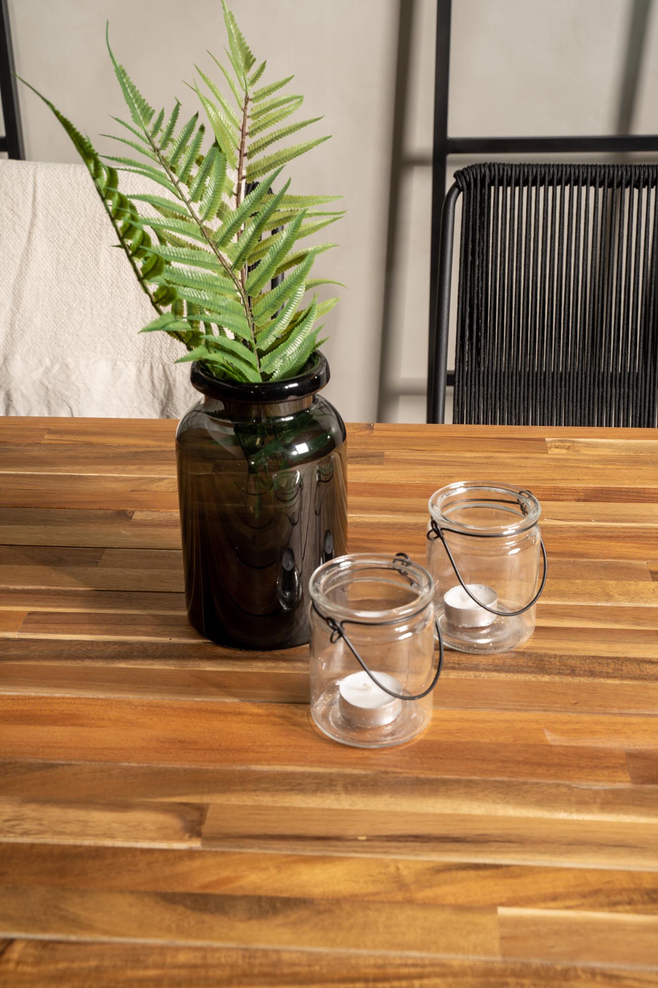 Bois Outdoor-Tischset mit Armlehne 205cm/6St. in Schwarz präsentiert im Onlineshop von KAQTU Design AG. Gartentischset ist von Venture Home