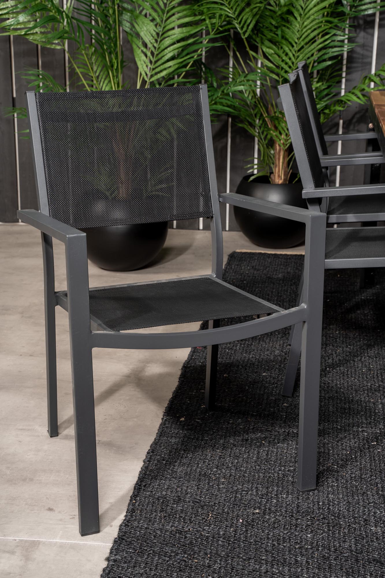Bois Outdoor-Tischset + Copacabana 205cm/6St. in Schwarz präsentiert im Onlineshop von KAQTU Design AG. Gartentischset ist von Venture Home