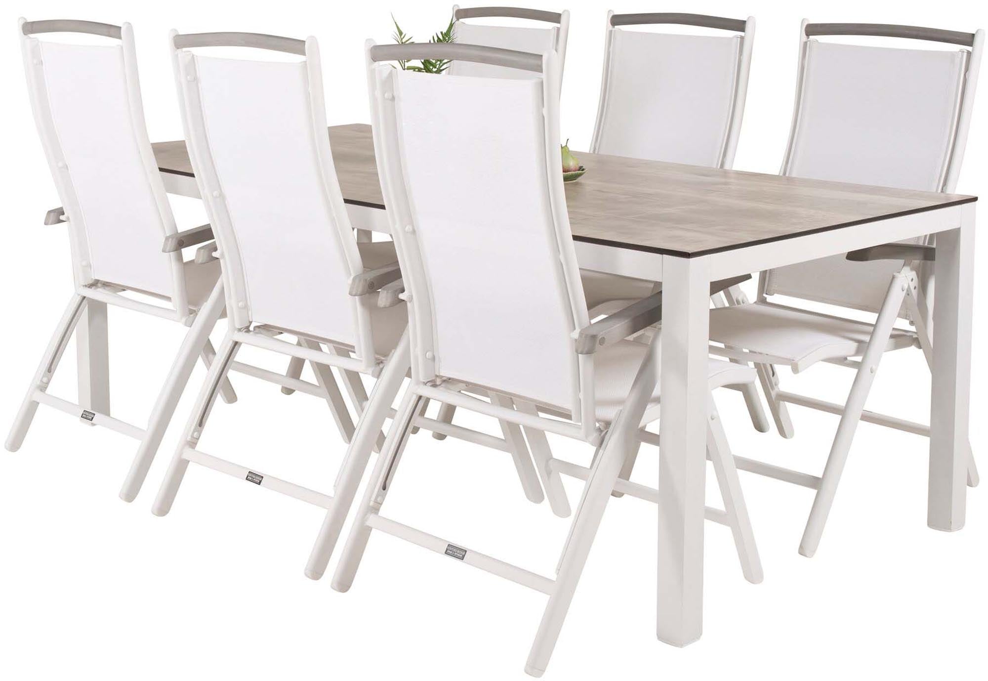 Gestalten Sie Ihren Außenbereich mit dem Llama Outdoor-Tischset + Albany – perfekt für gesellige Abende und entspannte Stunden im Freien.