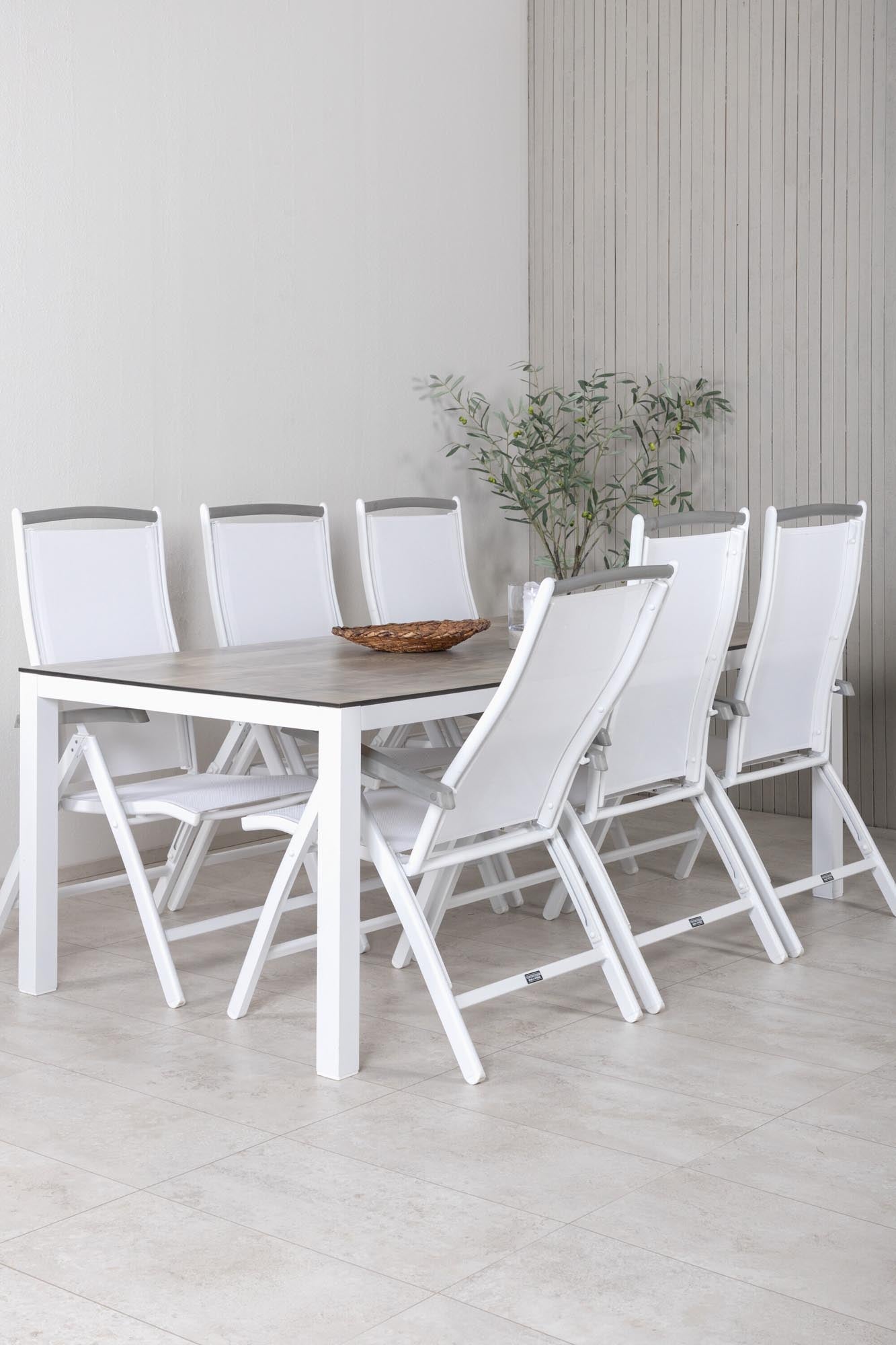 Entdecken Sie das Llama Outdoor-Tischset + Albany 205cm/6St. von Venture Home – ideal für gesellige Abende im Freien mit Komfort und Stil.