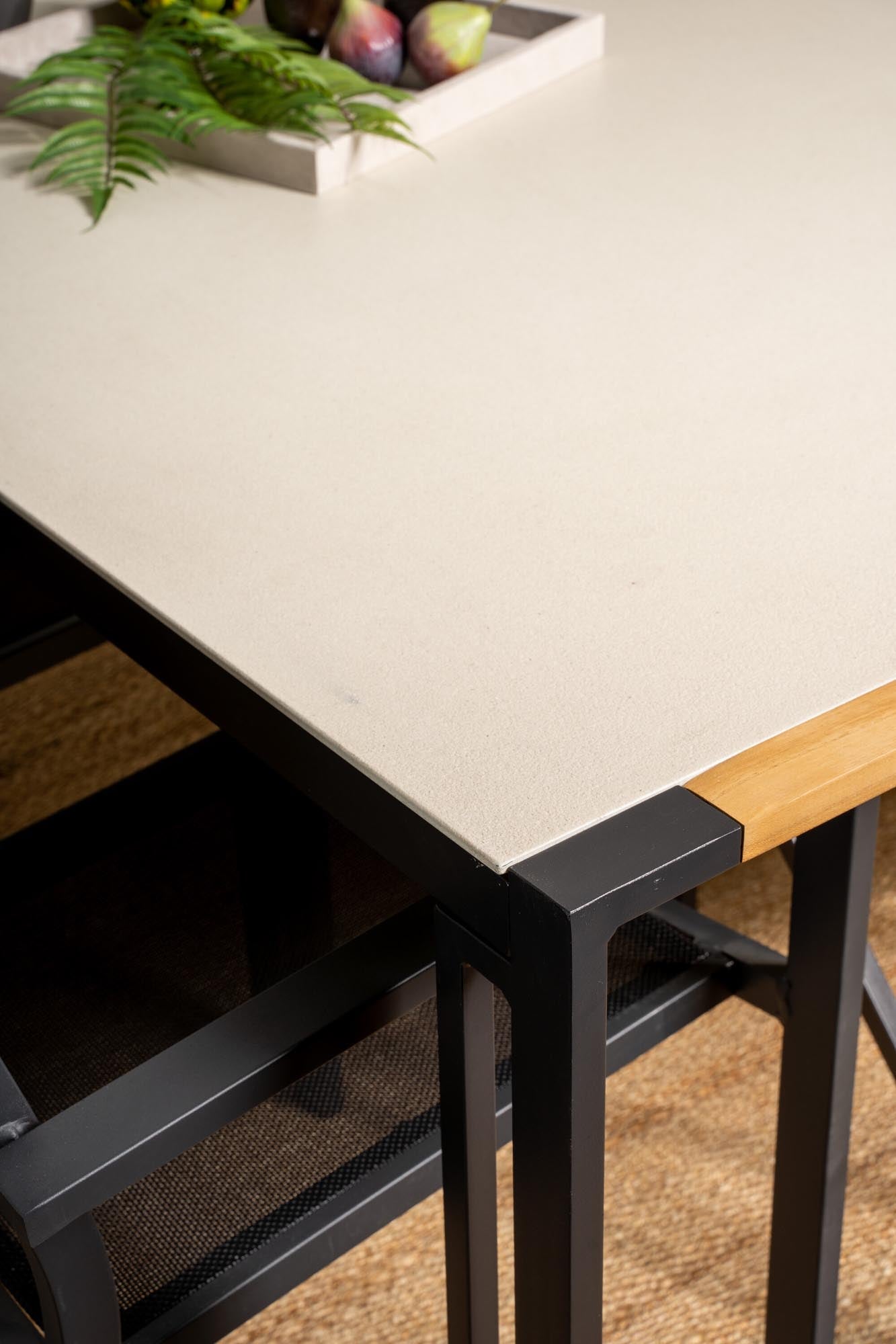 Elegantes Texas Outdoor-Tischset für 6 Personen, perfekt für gesellige Abende im Freien. Pflegeleichte Materialien und modernes Design.