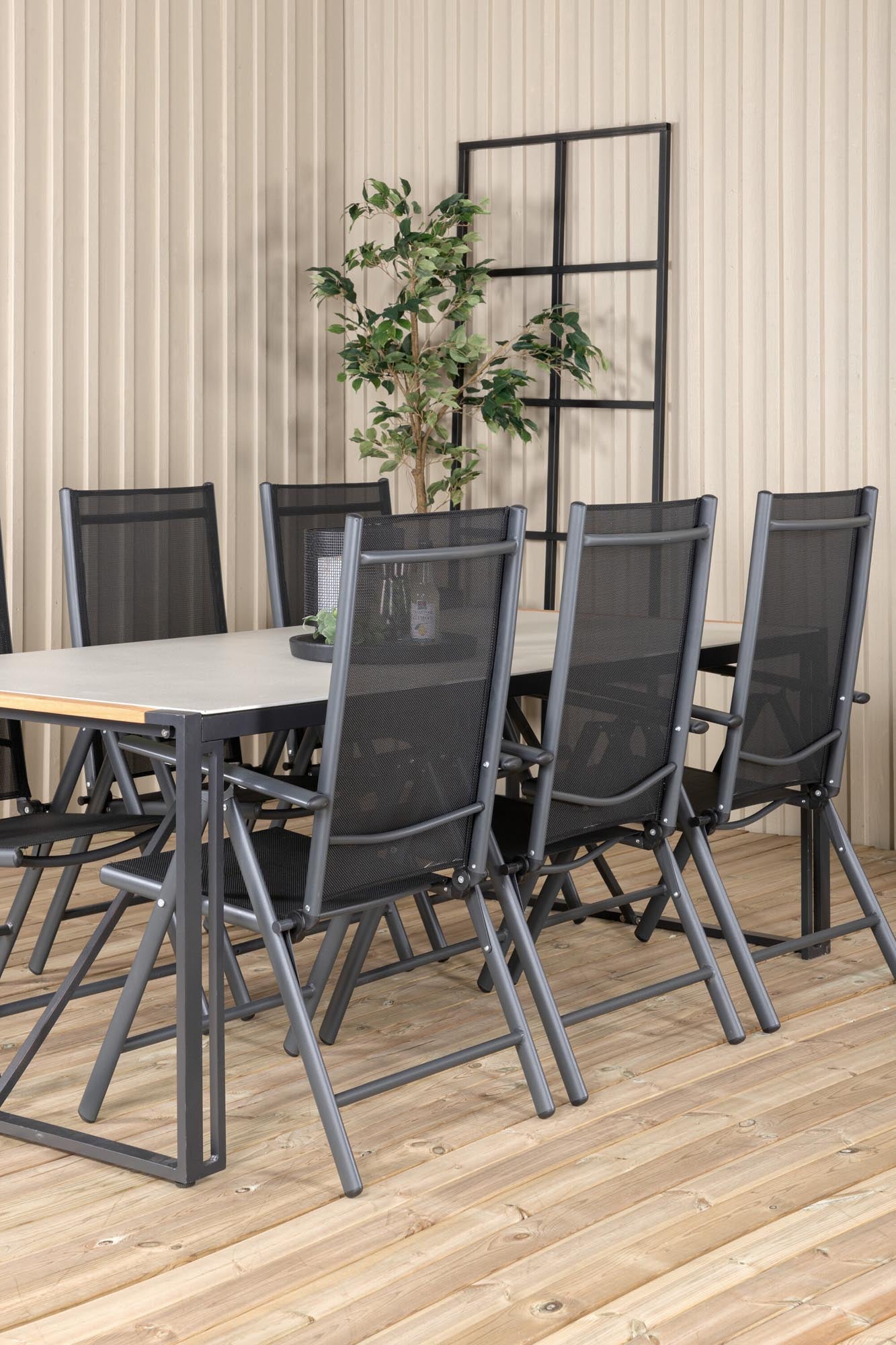 Stilvolles Texas Outdoor-Tischset 200cm für gesellige Abende im Freien. Klappbare Stühle für Komfort und Platzersparnis.