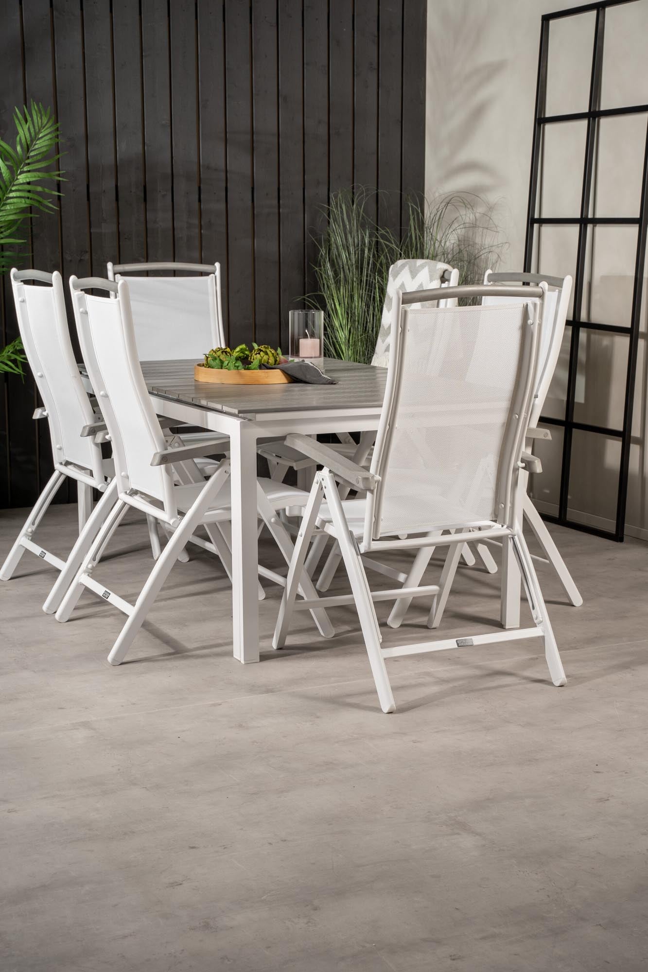 Stylisches und funktionales Levels Outdoor-Tischset mit Albany Stühlen für gesellige Stunden im Freien. Ideal für jeden Garten!