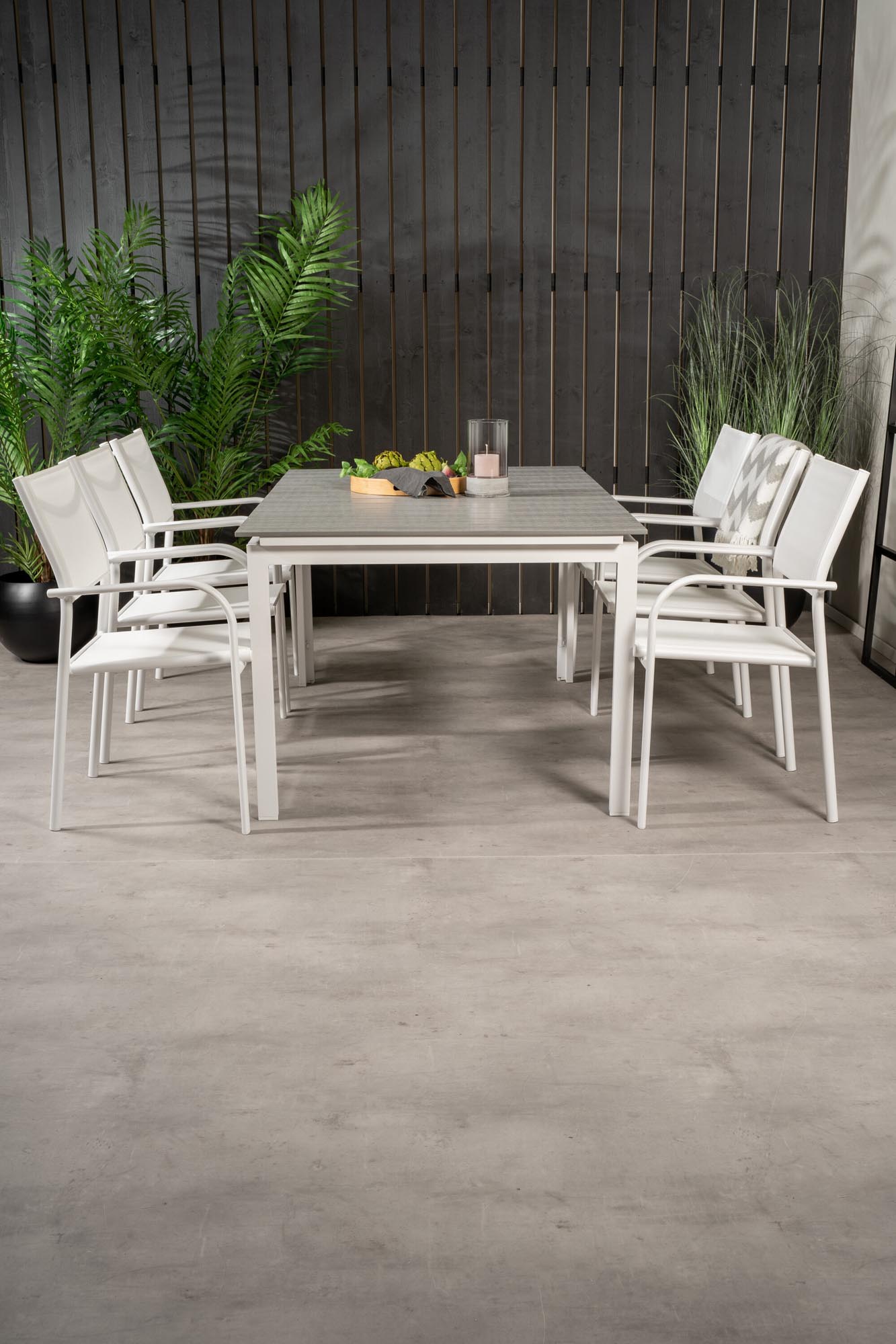 Levels Outdoor-Tischset ausziehbar + Santorini 160cm/6St. in Weiss präsentiert im Onlineshop von KAQTU Design AG. Gartentischset ist von Venture Home
