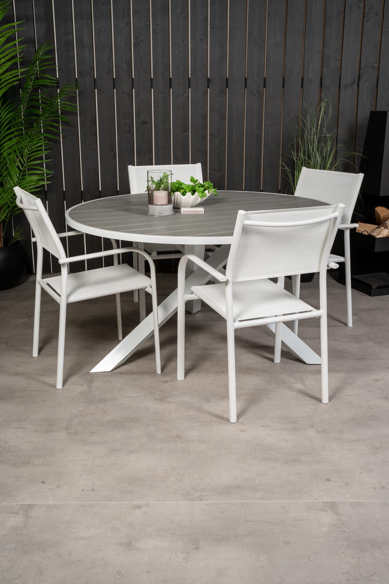 Elegantes Tischset Parma + Santorini für 4, perfekt für draussen.