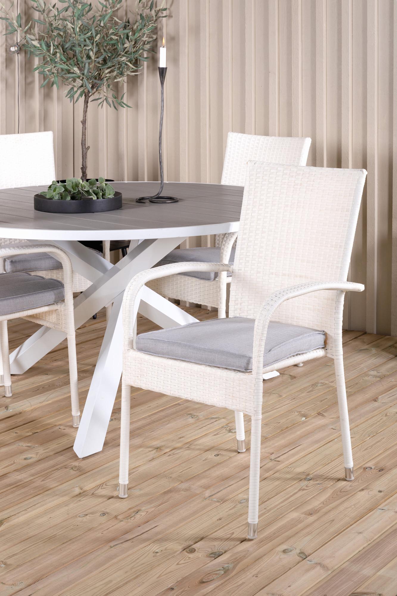 Venture Home Parma Set: Ideal für gesellige Runden im Freien.