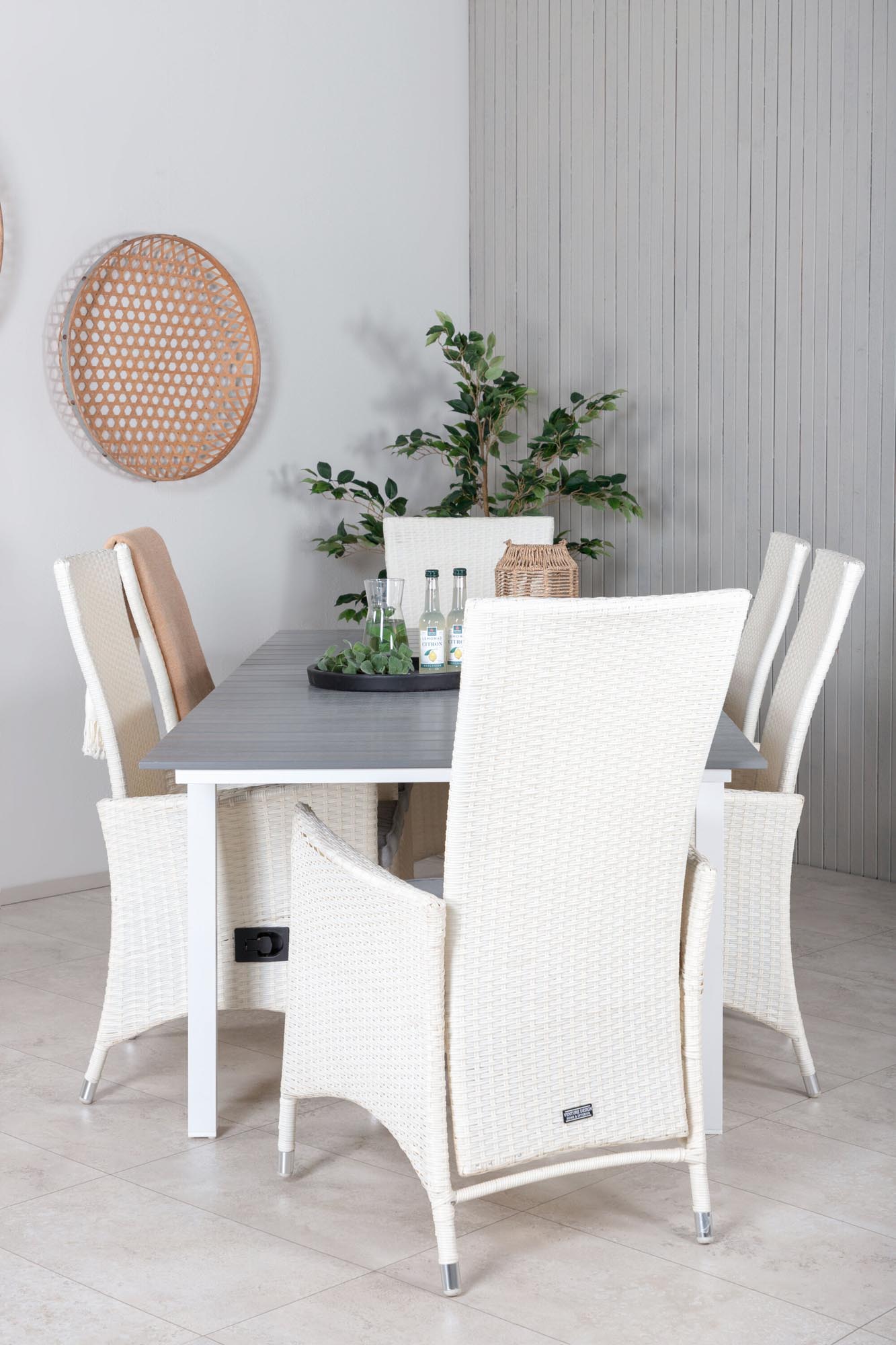 Elegantes Venture Home Tischset für 6, erweiterbar auf 160cm.