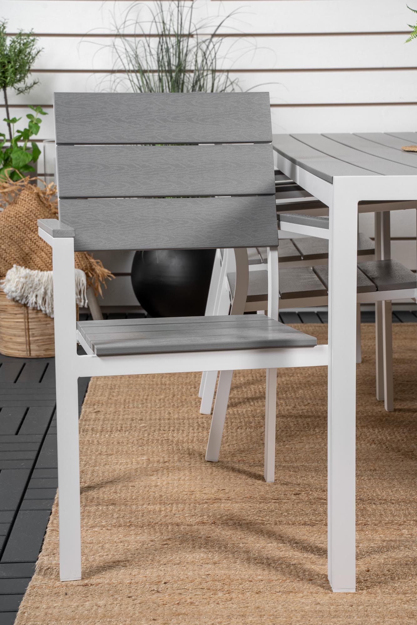 Stilvolles Break Outdoor-Set 205cm für 6 von Venture Home.