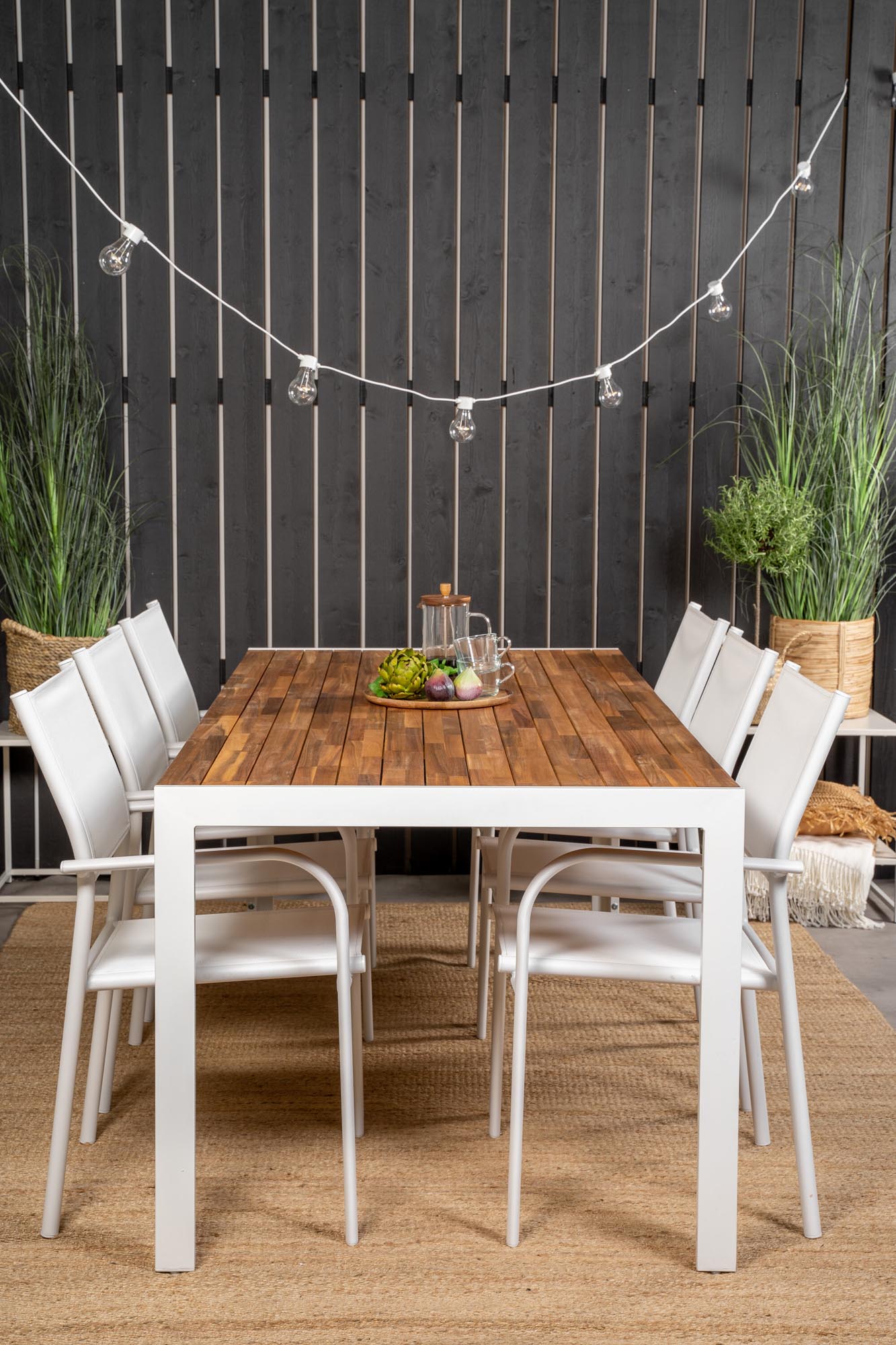 Stilvolles Gartenset: 200cm Tisch, 6 stapelbare Stühle, langlebig und pflegeleicht, perfekt für entspannte Outdoor-Momente.