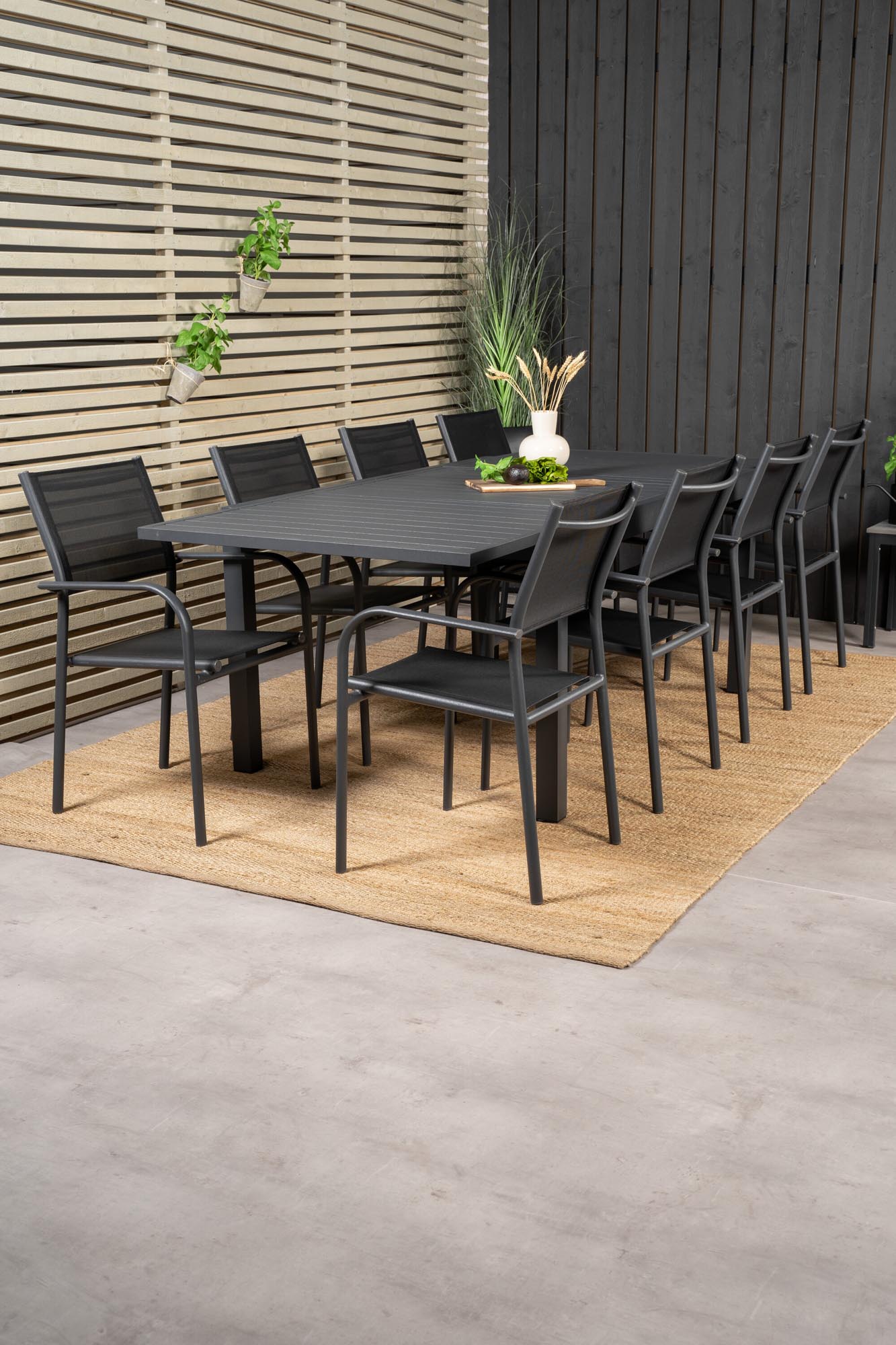 Marbella Outdoor-Tischset ausziehbar + Santorini 240cm/8St. in Schwarz präsentiert im Onlineshop von KAQTU Design AG. Gartentischset ist von Venture Home