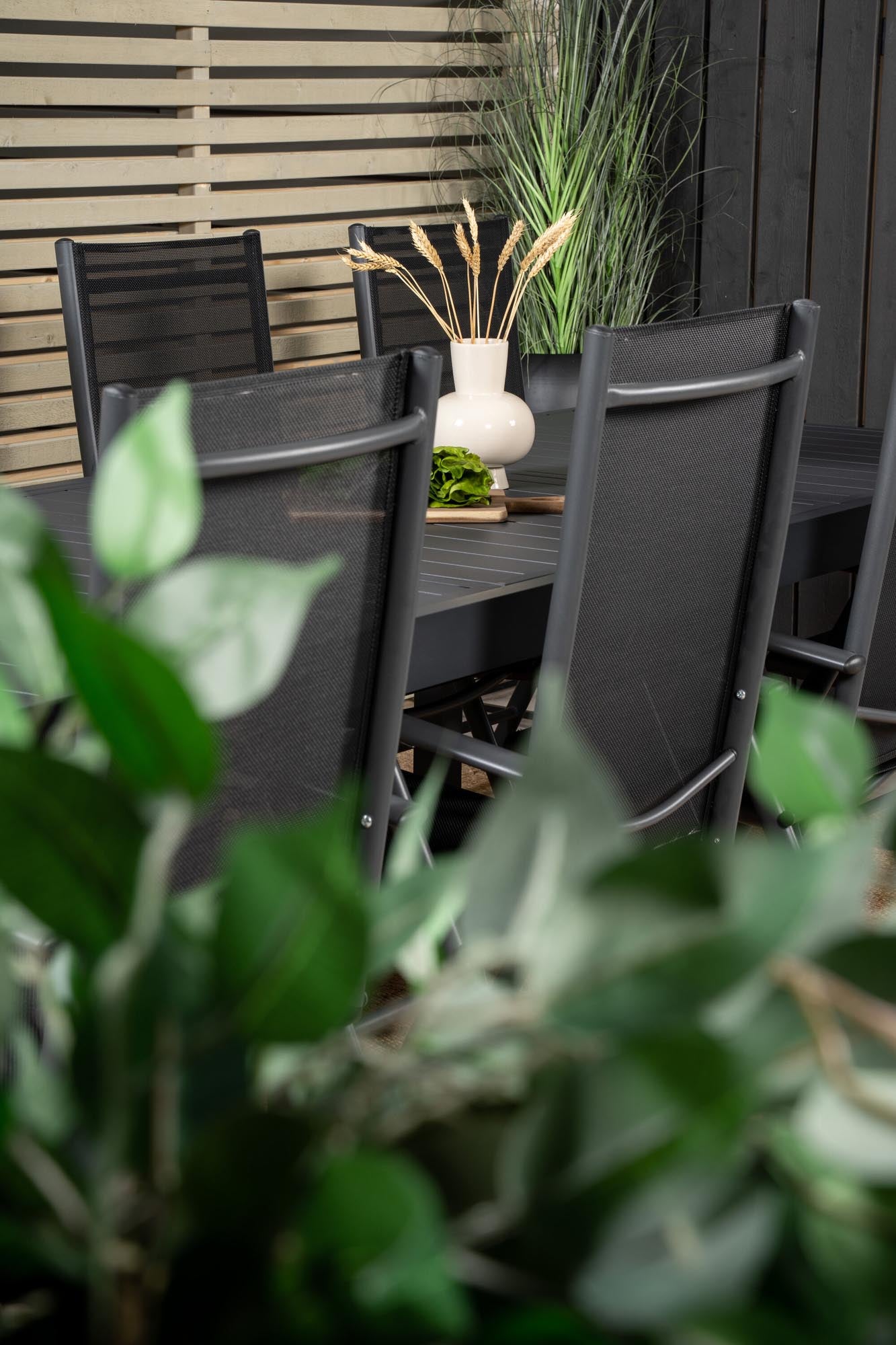 Marbella Outdoor-Tischset ausziehbar + Break 240cm/8St. in Schwarz präsentiert im Onlineshop von KAQTU Design AG. Gartentischset ist von Venture Home