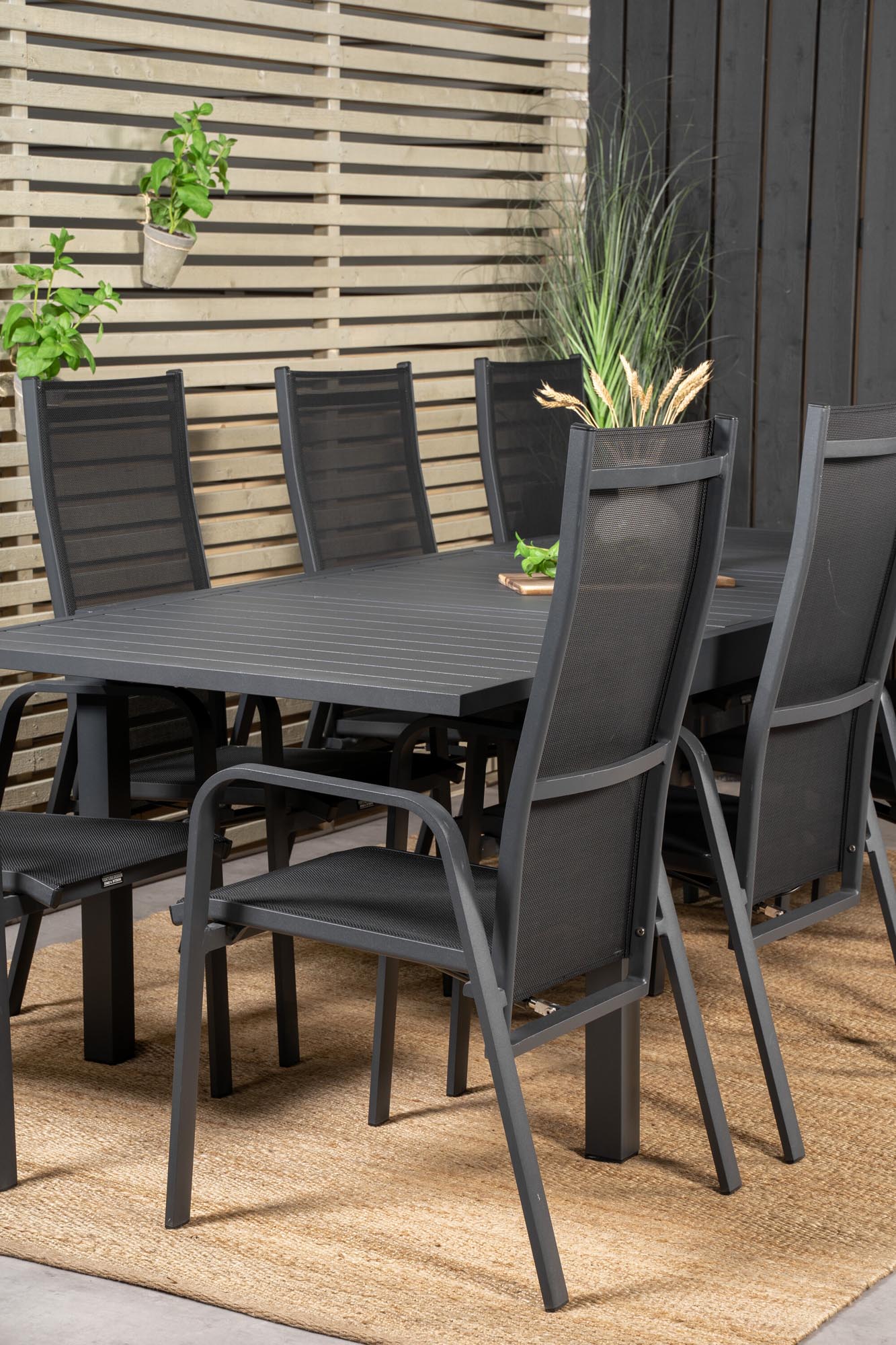 Marbella Outdoor-Tischset ausziehbar + Copacabana Recliner 240cm/8St. in Schwarz präsentiert im Onlineshop von KAQTU Design AG. Gartentischset ist von Venture Home