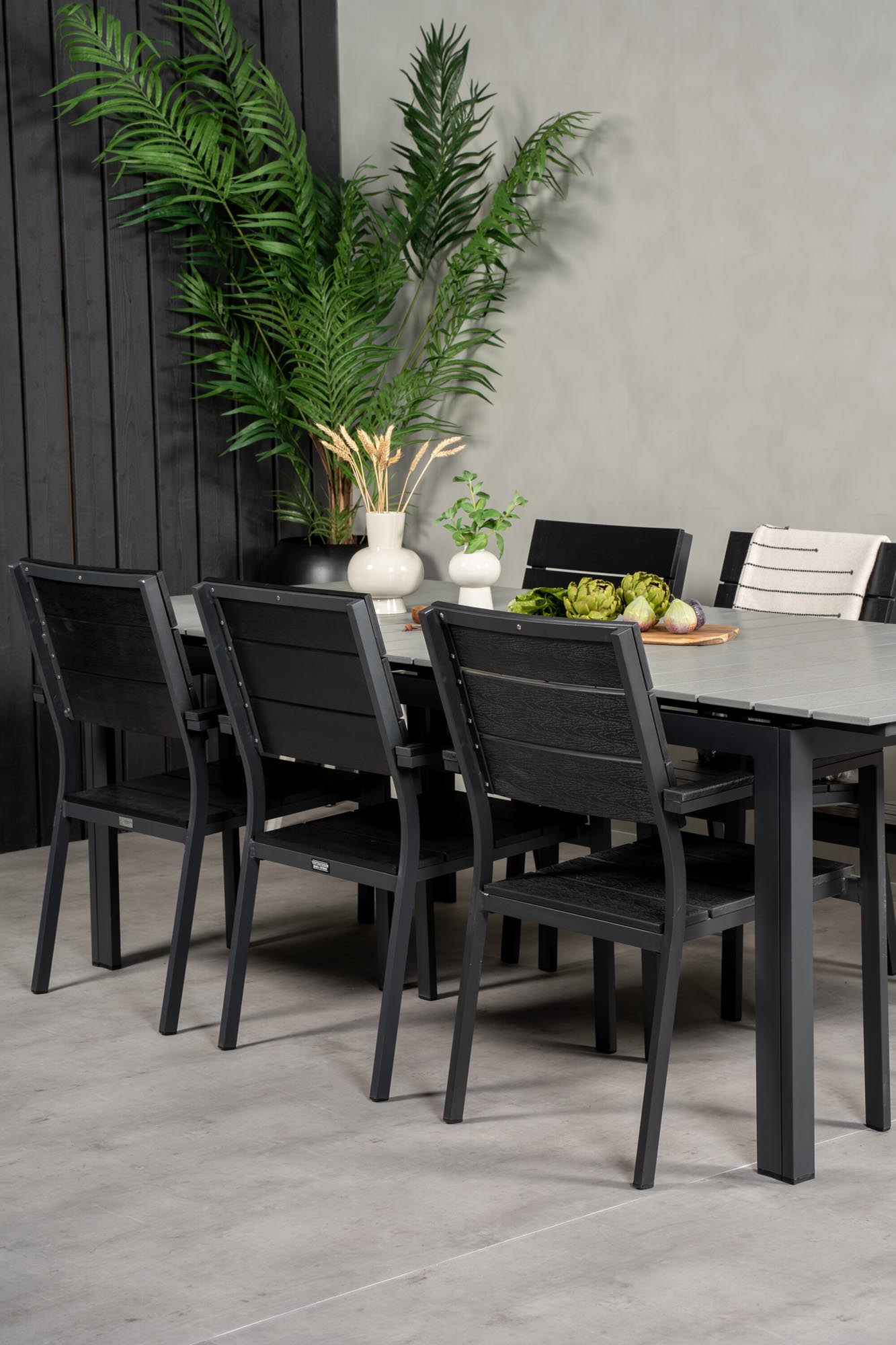 Robustes 224cm Outdoor-Tischset für 6 Personen von Venture Home.