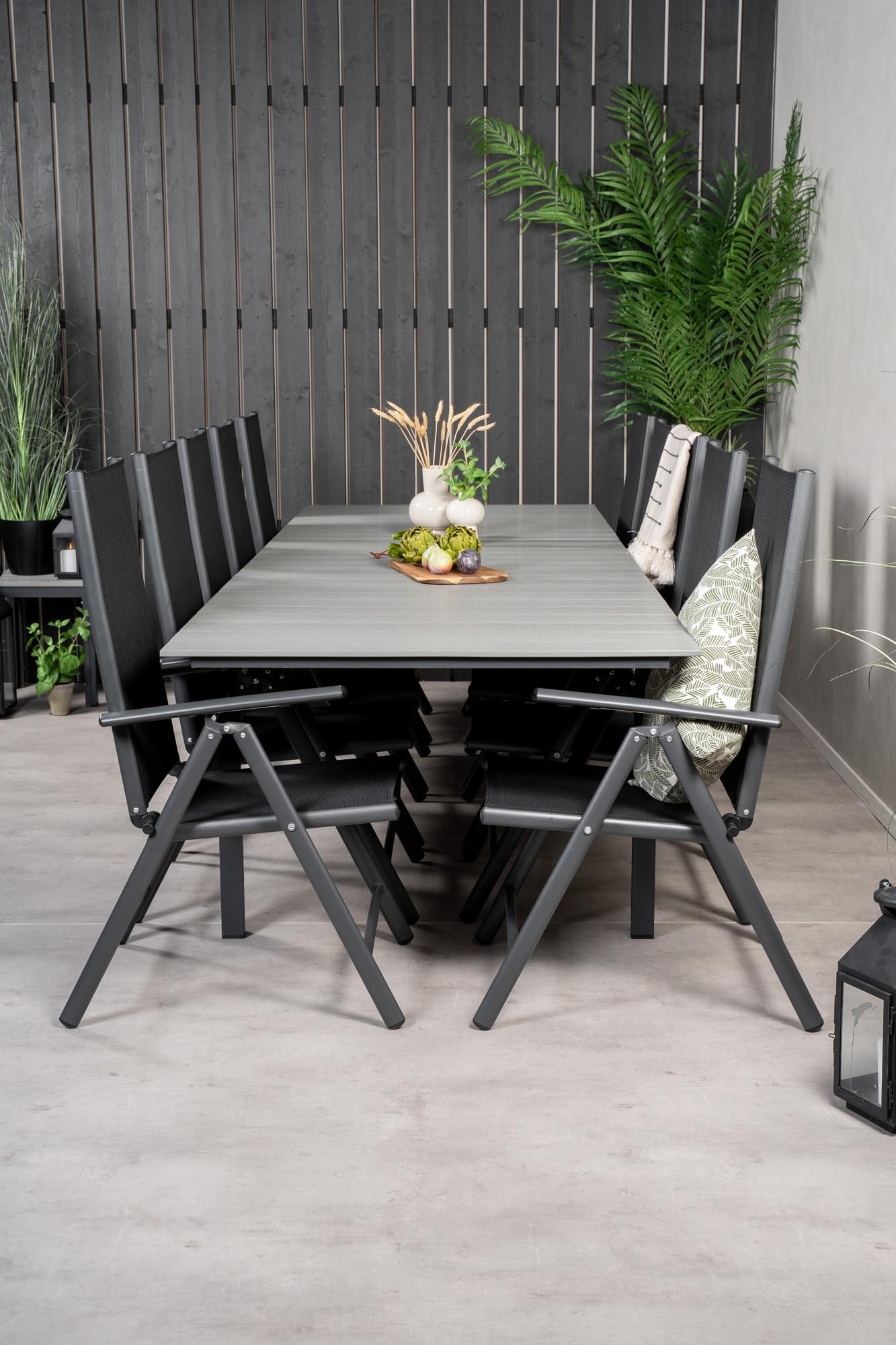 Levels Outdoor-Tischset + Break 224cm/8St. in Schwarz präsentiert im Onlineshop von KAQTU Design AG. Gartentischset ist von Venture Home
