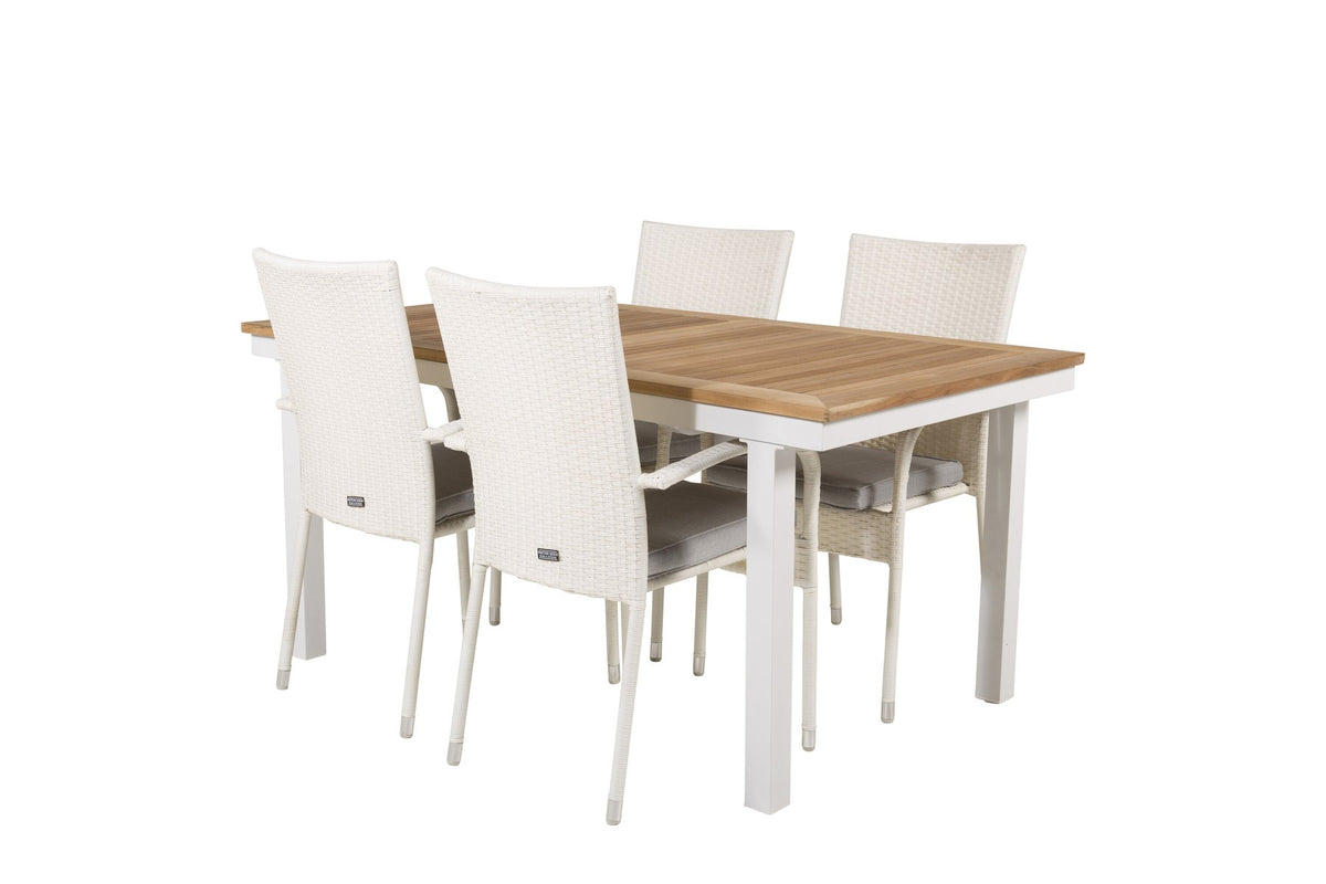 Zwei weisse Stapelstühle Anna und ausziehbarer Teak-Esstisch Panama mit Aluminium- und Stahlgestell, rechteckige Tischplatte in Naturholz-Optik.