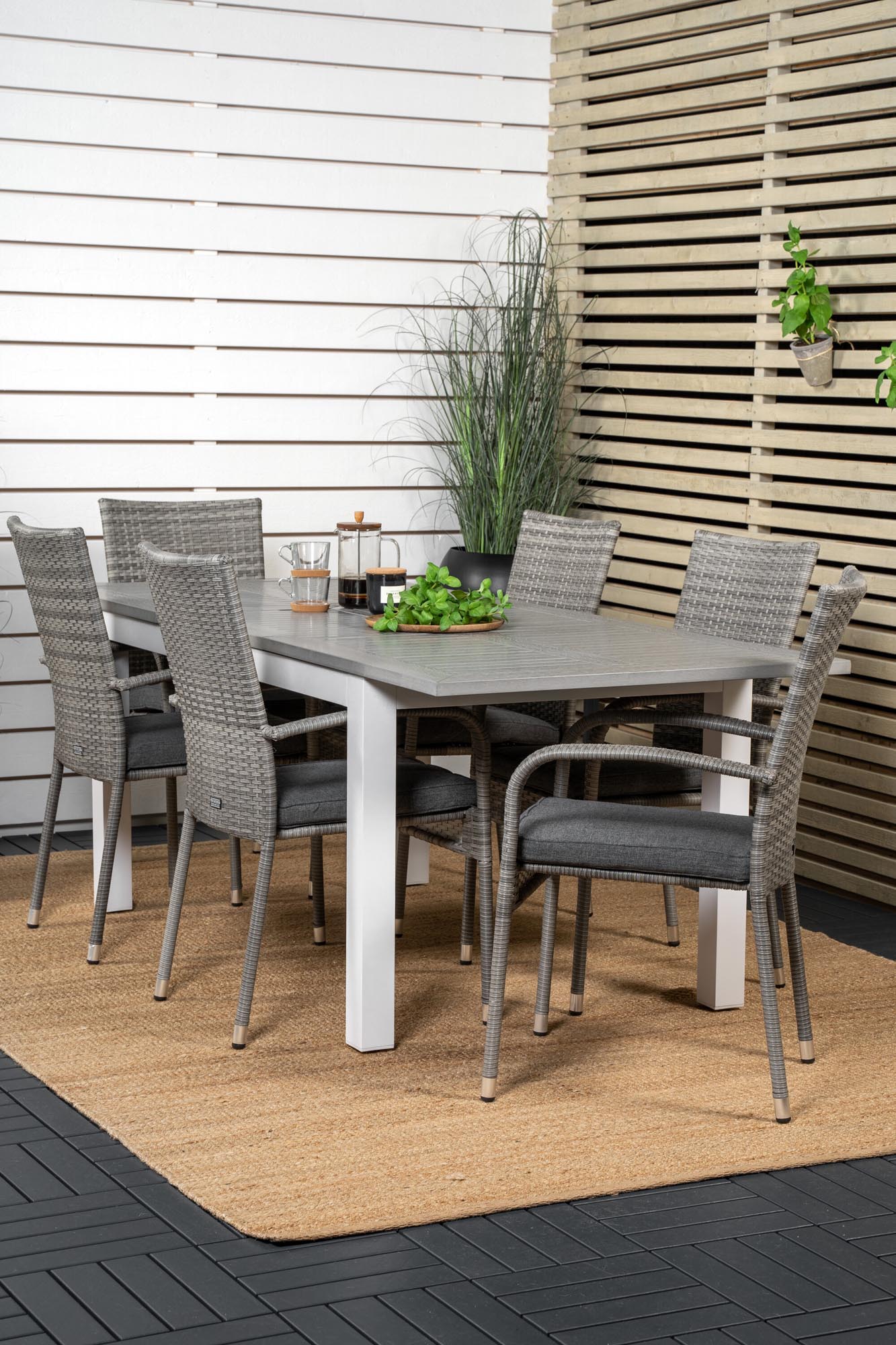 Albany Outdoor-Gartentischset ausziehbar + Anna 152cm/6St. in Grau präsentiert im Onlineshop von KAQTU Design AG. Gartentischset ist von Venture Home