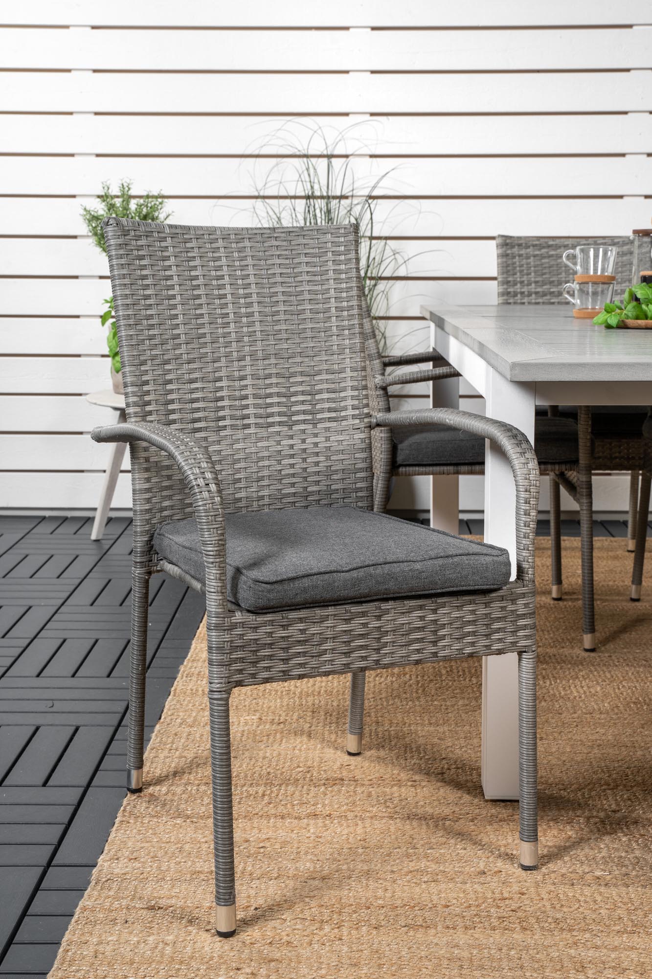 Elegantes Albany Outdoor-Set: Ausziehbarer Tisch für 6 Personen.