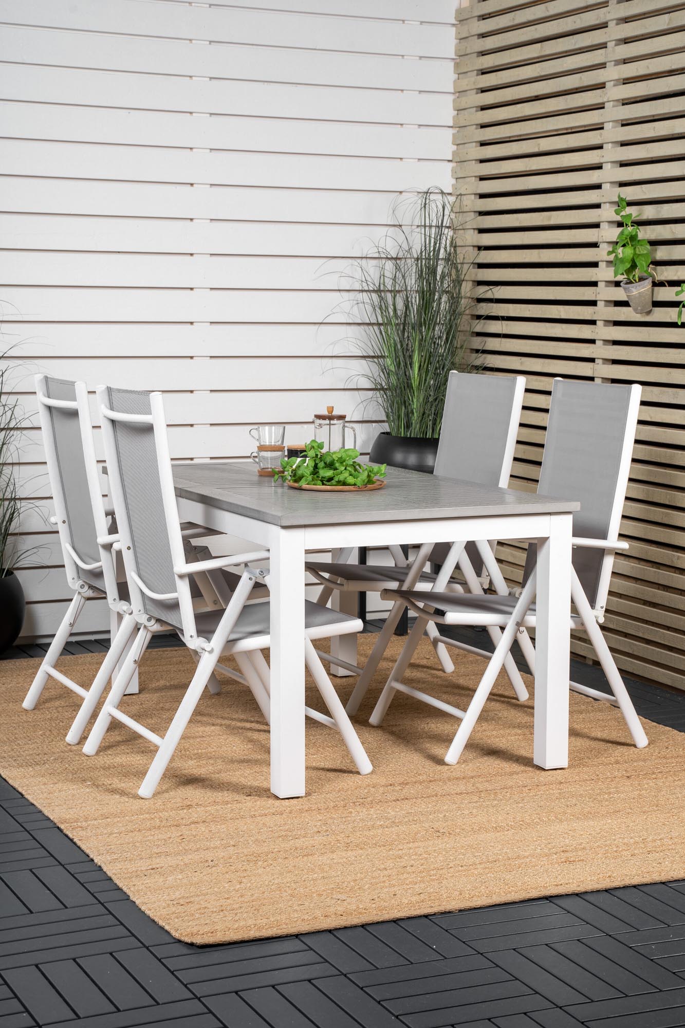 Albany Outdoor-Gartentischset ausziehbar + Break 152cm/4St. in Grau weiss präsentiert im Onlineshop von KAQTU Design AG. Gartentischset ist von Venture Home