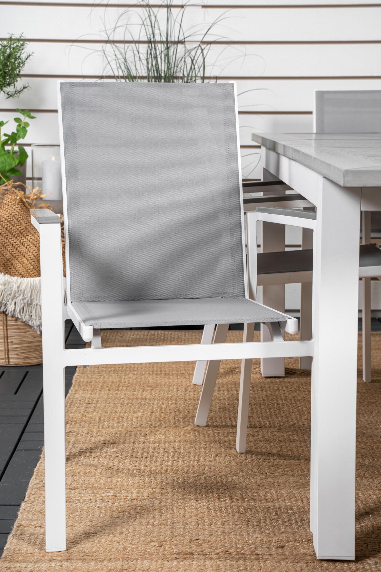 Elegantes Albany Tischset: Perfekt für stilvolle Gartenmomente.