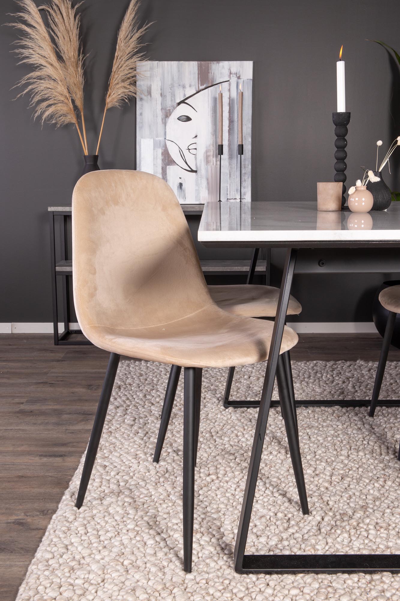 Estelle Esszimmerset + Polar 140cm/4St. in Beige, Schwarz präsentiert im Onlineshop von KAQTU Design AG. Esszimmerset ist von Venture Home