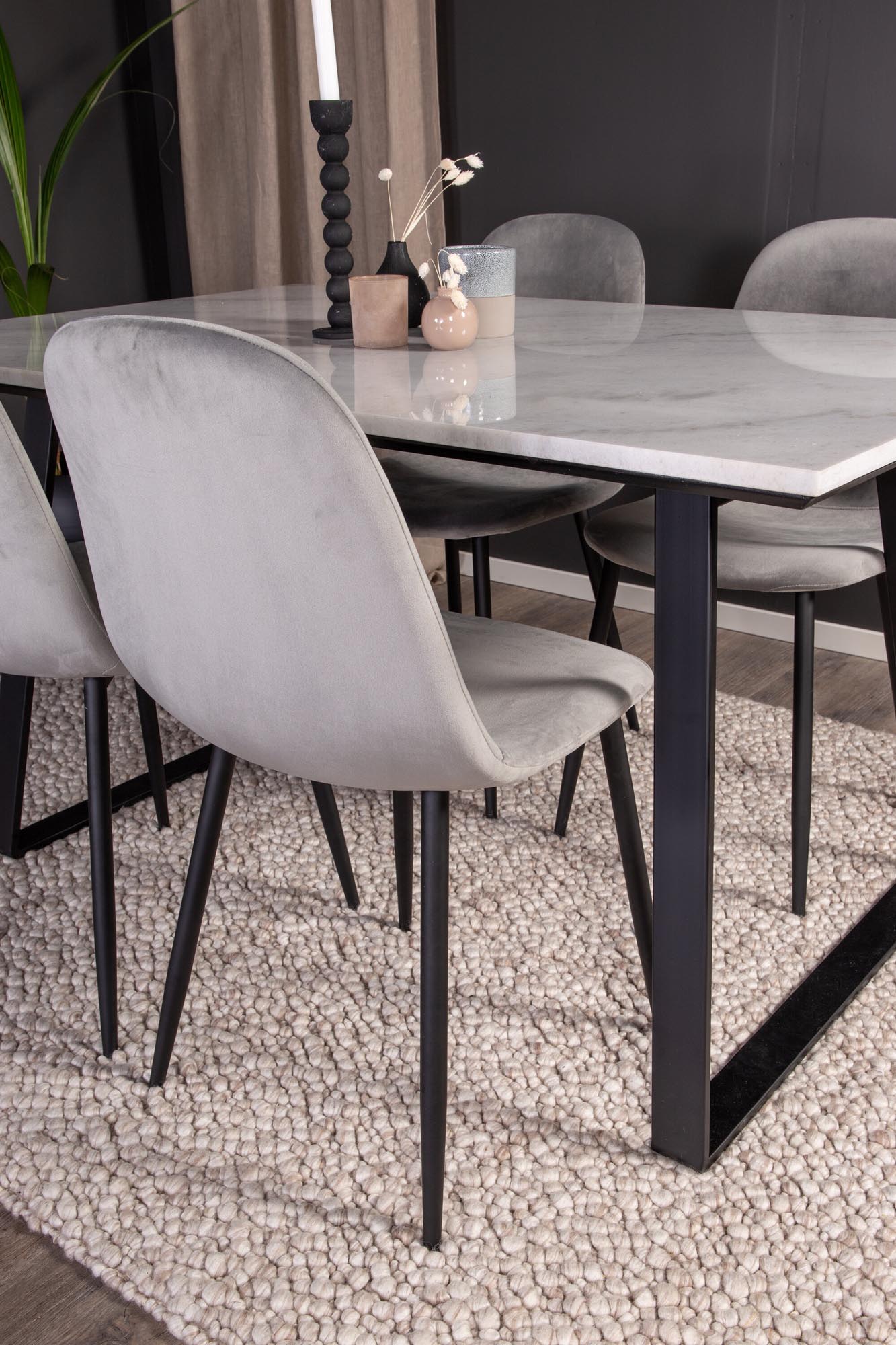 Estelle Esszimmerset + Polar 140cm/4St. in Schwarzgrau präsentiert im Onlineshop von KAQTU Design AG. Esszimmerset ist von Venture Home