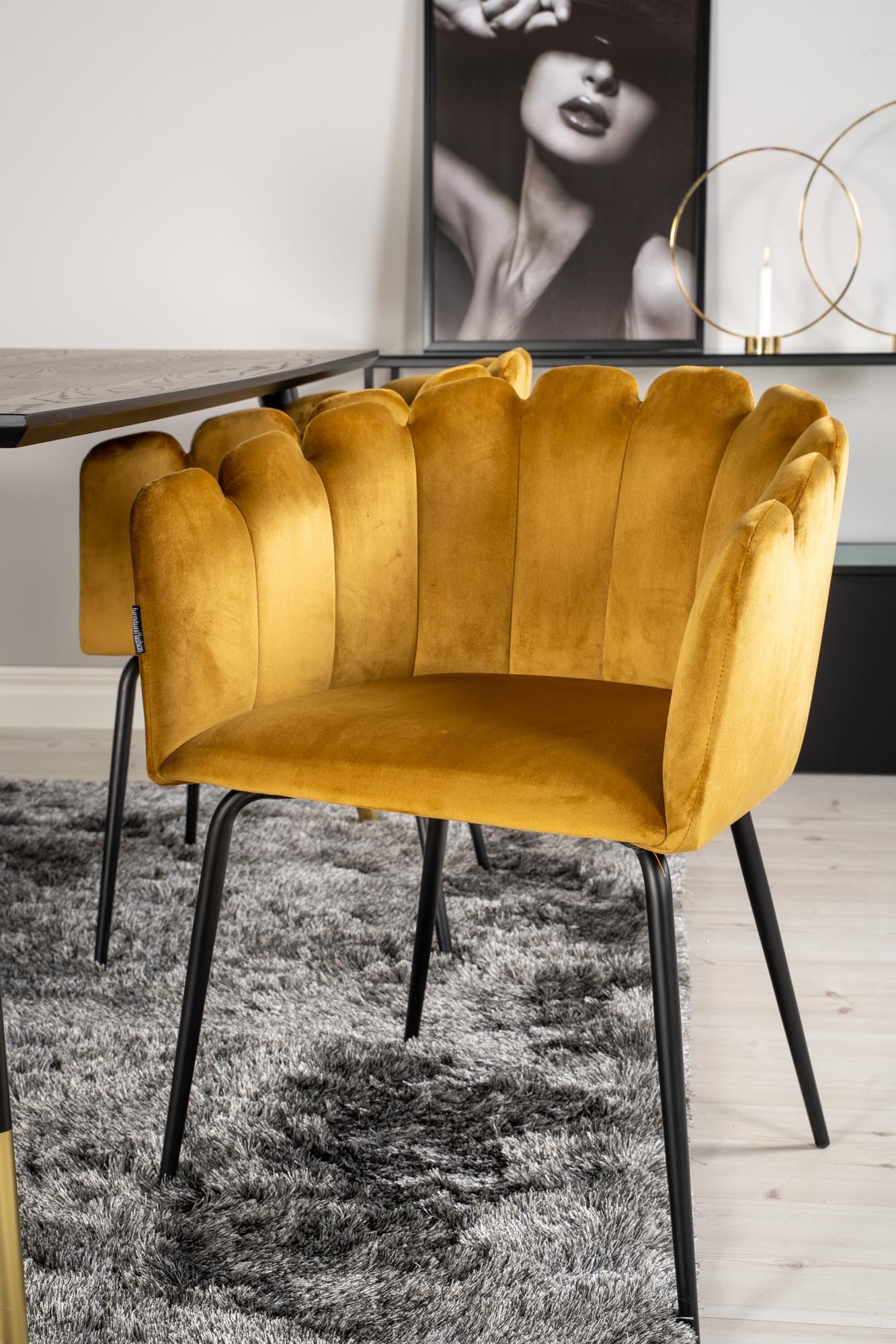 Dipp Esszimmerset + Limhamn 180cm/4St. in Schwarz Gelb präsentiert im Onlineshop von KAQTU Design AG. Esszimmerset ist von Venture Home