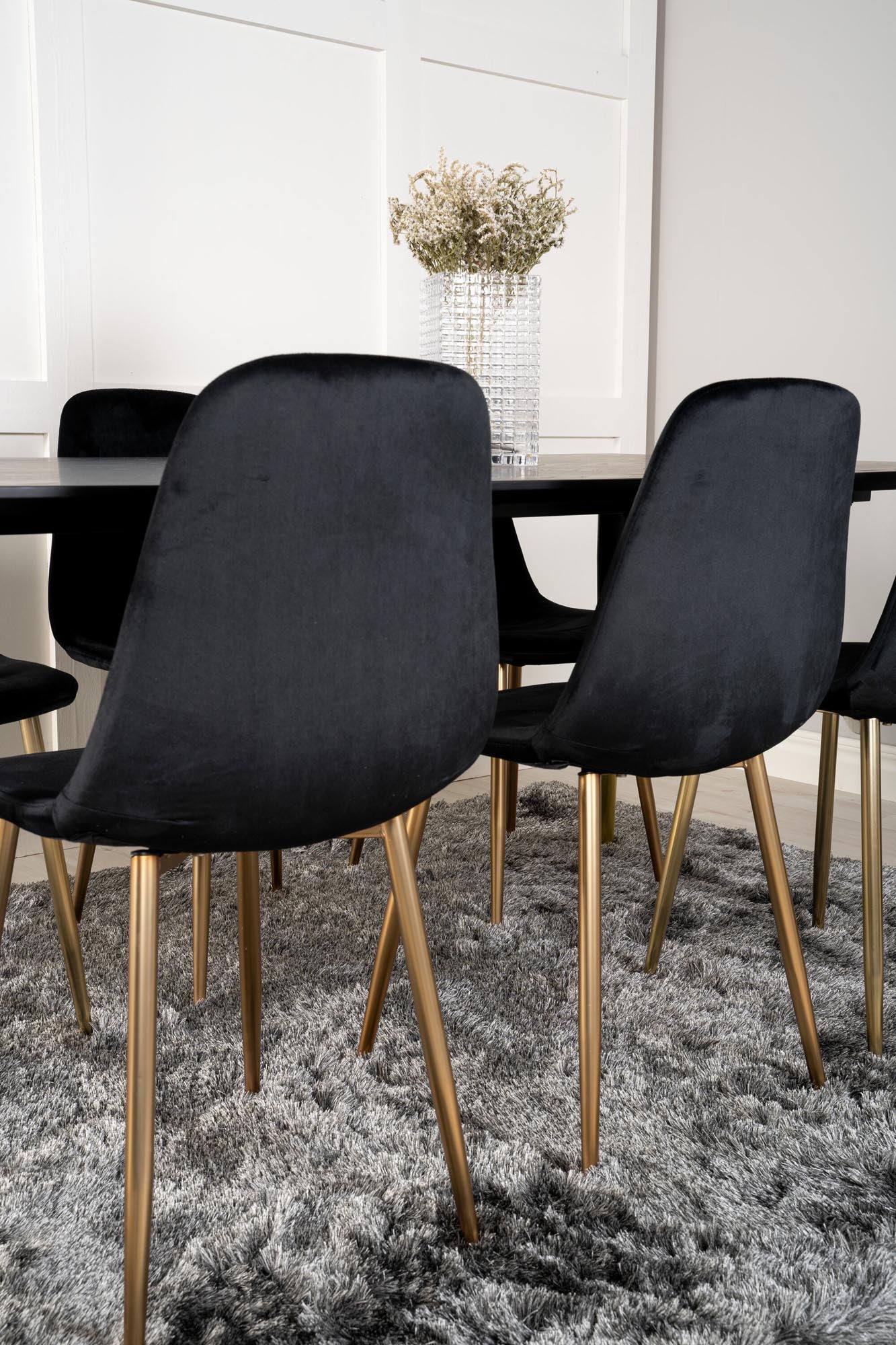Dipp Esszimmerset + Polar Mat 180cm/6St. in Schwarz / Gold präsentiert im Onlineshop von KAQTU Design AG. Esszimmerset ist von Venture Home