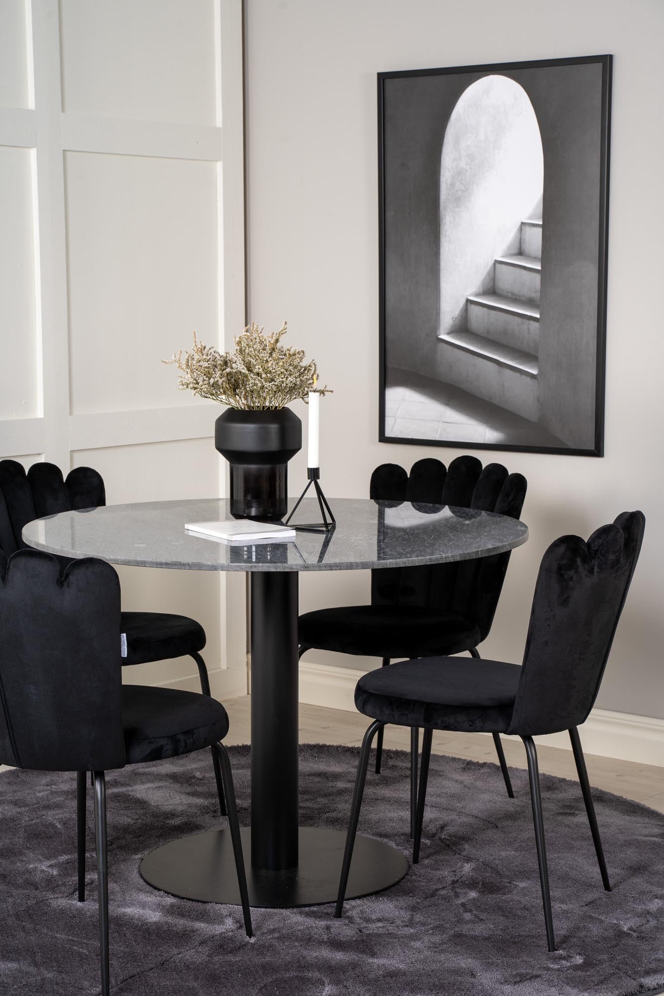 Estelle Esszimmerset + Limhamn Light ⌀106cm/4St. in Schwarz präsentiert im Onlineshop von KAQTU Design AG. Esszimmerset ist von Venture Home