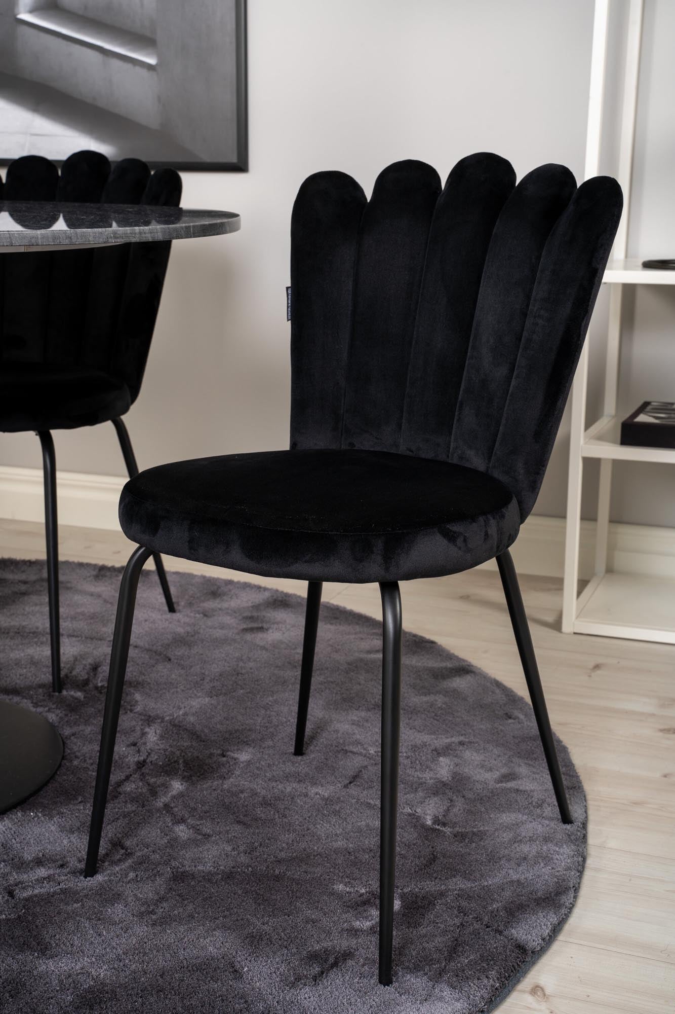 Elegantes Esszimmerset Estelle mit Limhamn Stühlen, runder Tisch (106 cm), hochwertiger Samtbezug, perfekt für gesellige Abende und stilvolle Akzente.