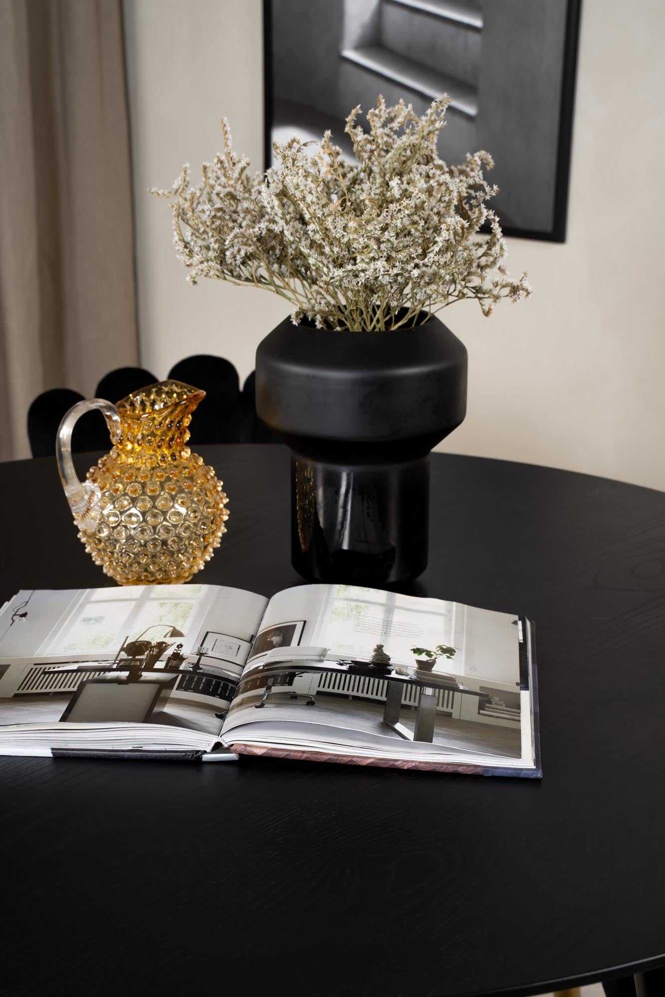 Stilvolles Dipp Esszimmerset mit Limhamn Tisch für moderne Eleganz.