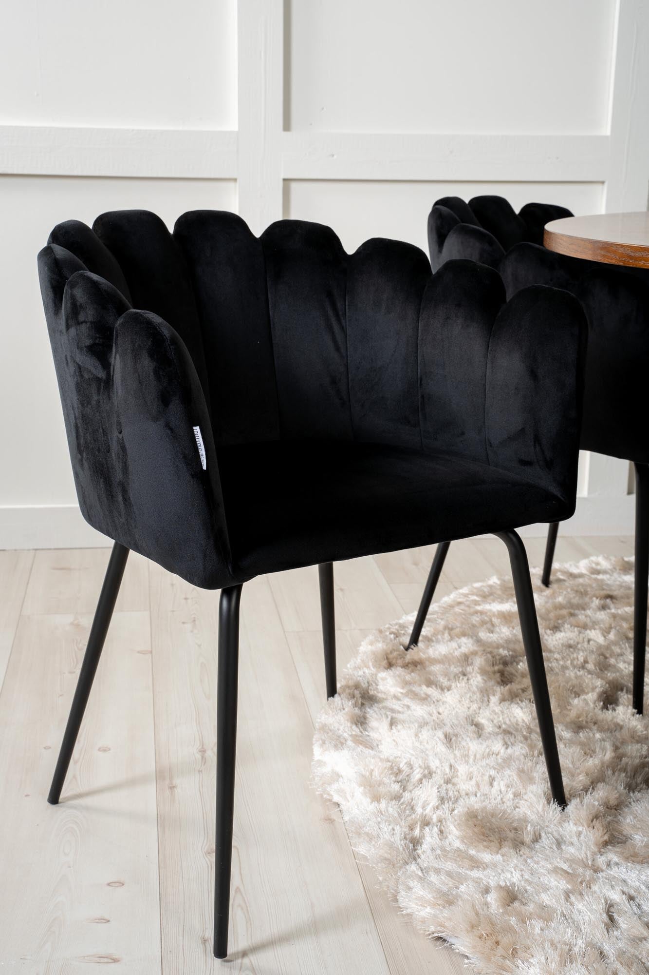 Esszimmerset Copenhagen + Limhamn ⌀140cm/6St. in Braun / Schwarz präsentiert im Onlineshop von KAQTU Design AG. Esszimmerset ist von Venture Home
