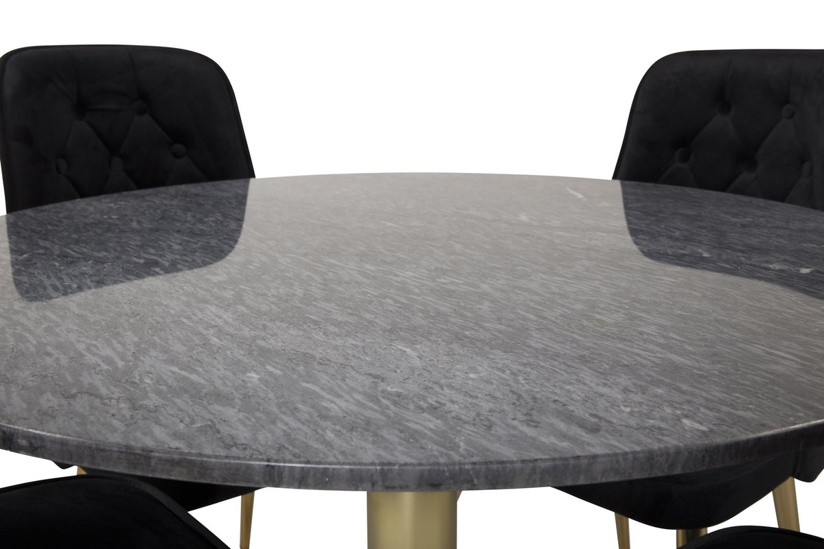 Rundes Esszimmerset Estelle mit schwarzer Marmortischplatte und gebürstetem Messinggestell, dazu vier Velvet Deluxe Stühle in moosgrünem Samt.