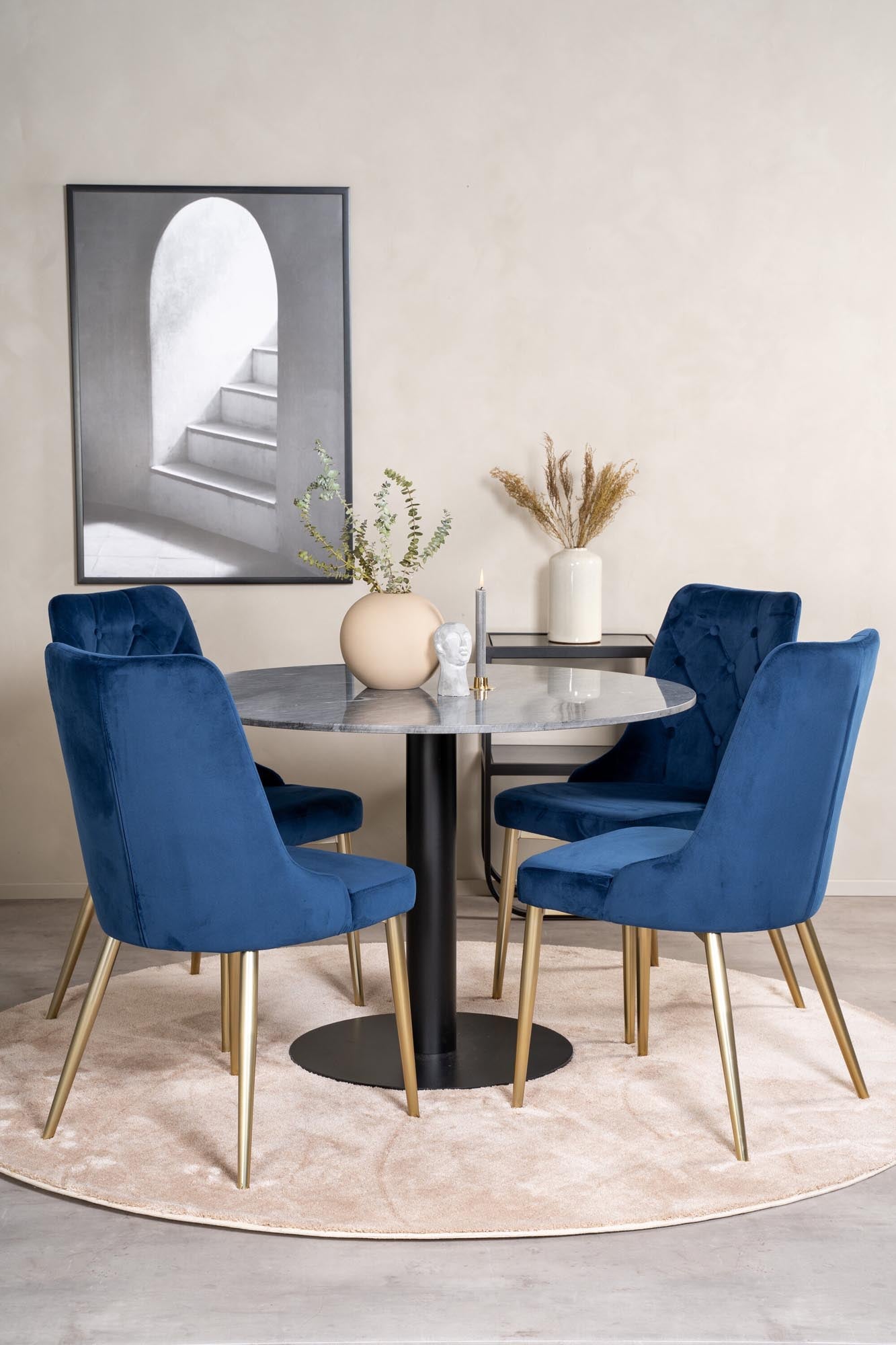 Estelle Esszimmerset + Velvet Deluxe ⌀106cm/4St. in Blau, Gold präsentiert im Onlineshop von KAQTU Design AG. Esszimmerset ist von Venture Home