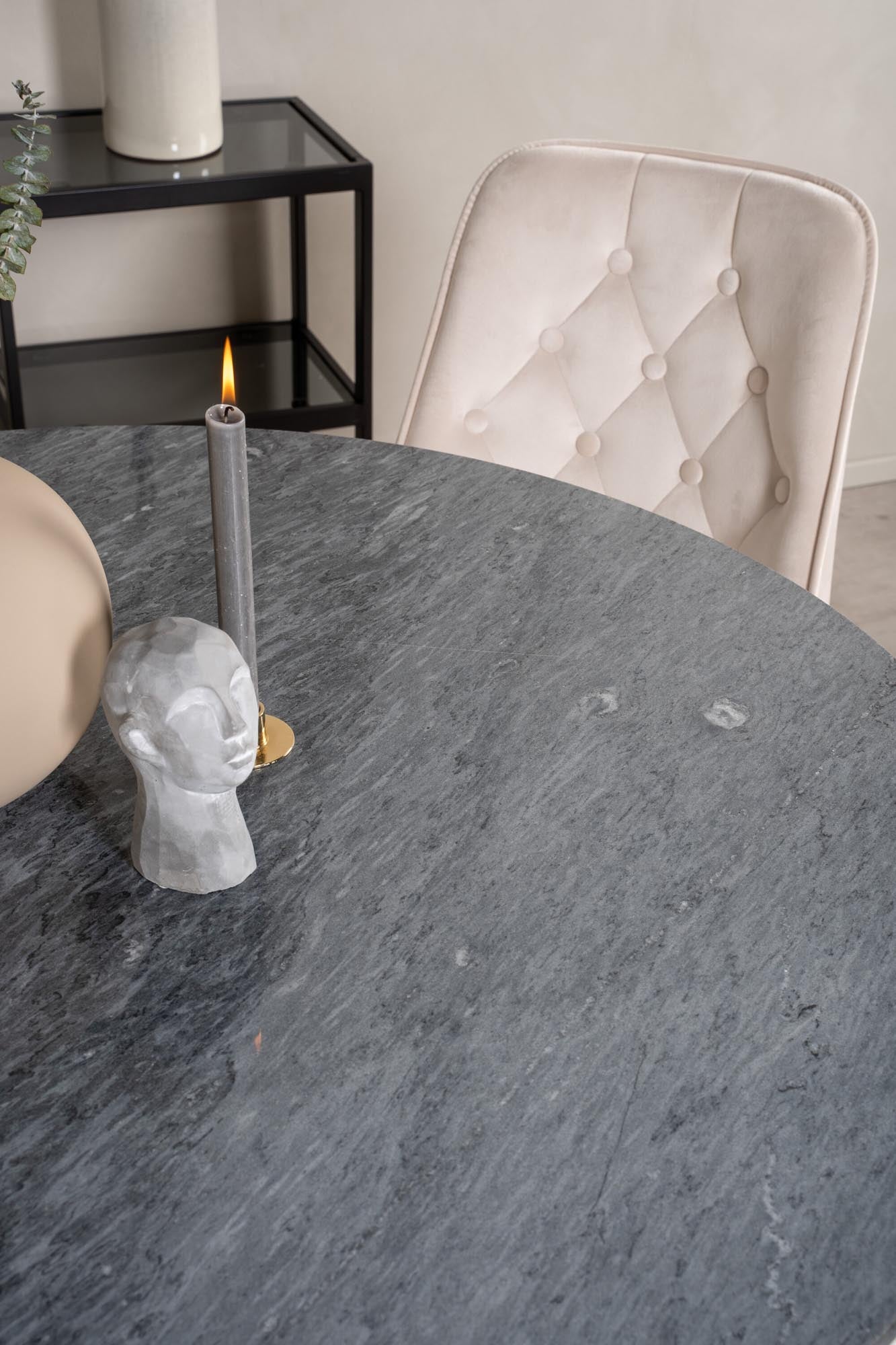 Elegantes Esszimmerset mit Marmortisch und vier stilvollen Samtstühlen für höchsten Komfort und einladende Atmosphäre.