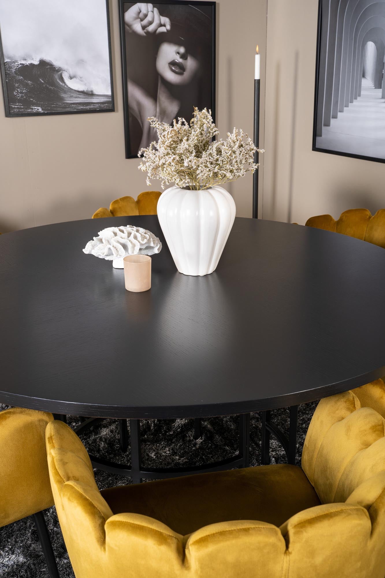 Esszimmerset Copenhagen + Limhamn ⌀140cm/6St. in Schwarz / Gelb präsentiert im Onlineshop von KAQTU Design AG. Esszimmerset ist von Venture Home