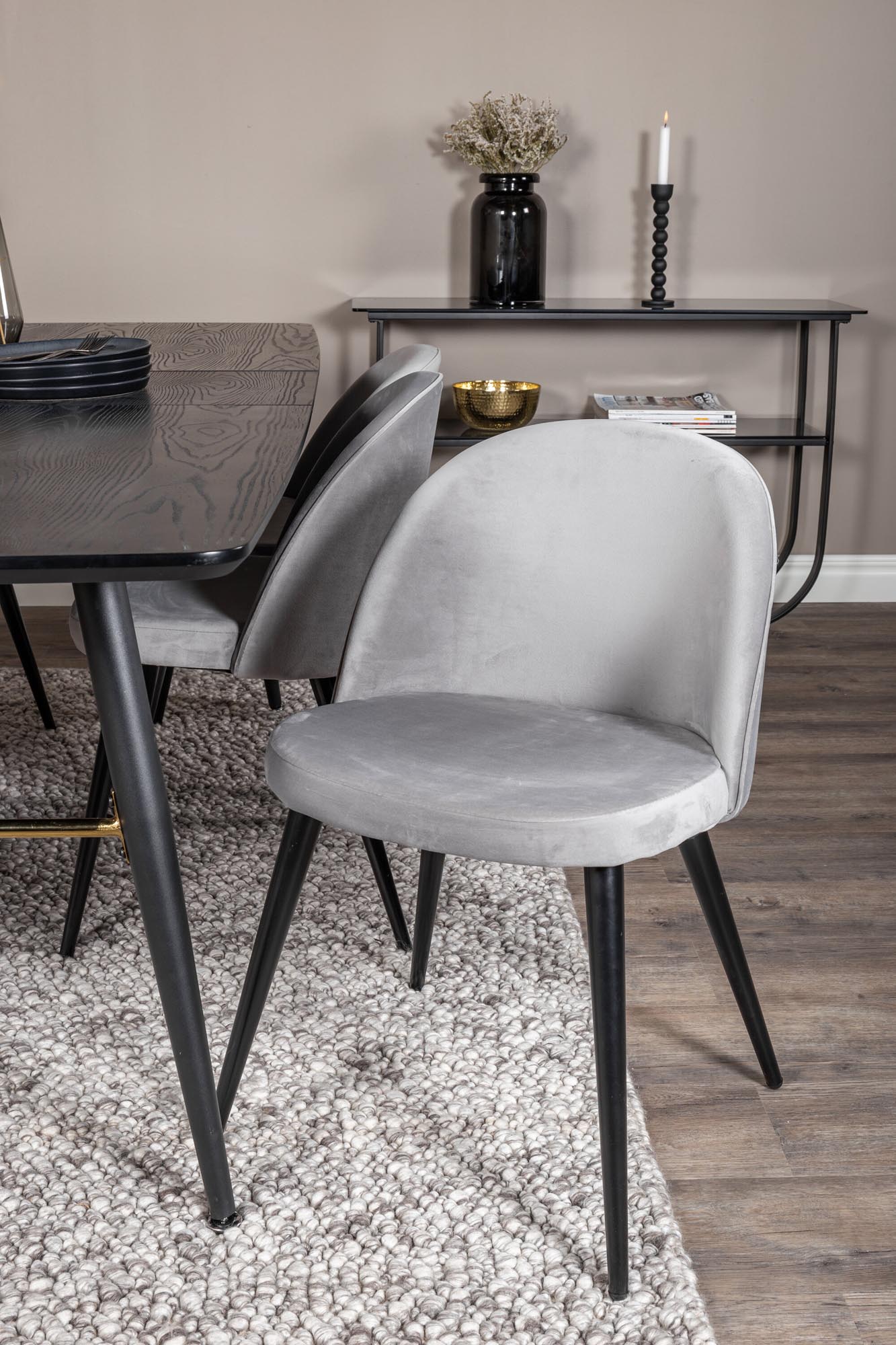 Gold Esszimmerset ausziehbar + Velvet 180cm/6St. in Schwarzgrau präsentiert im Onlineshop von KAQTU Design AG. Esszimmerset ist von Venture Home