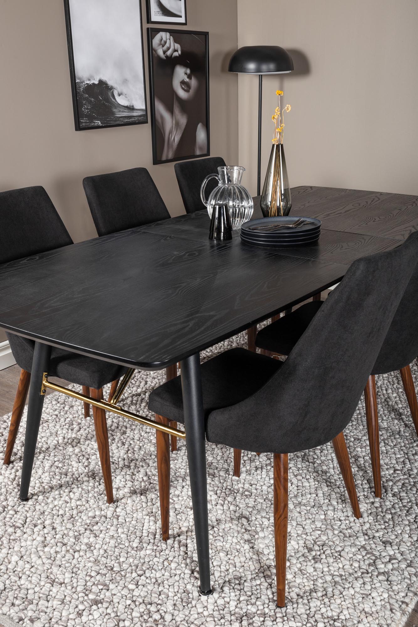 Gold Esszimmerset ausziehbar + Leone 180cm/6St. in Schwarz, Natur präsentiert im Onlineshop von KAQTU Design AG. Esszimmerset ist von Venture Home