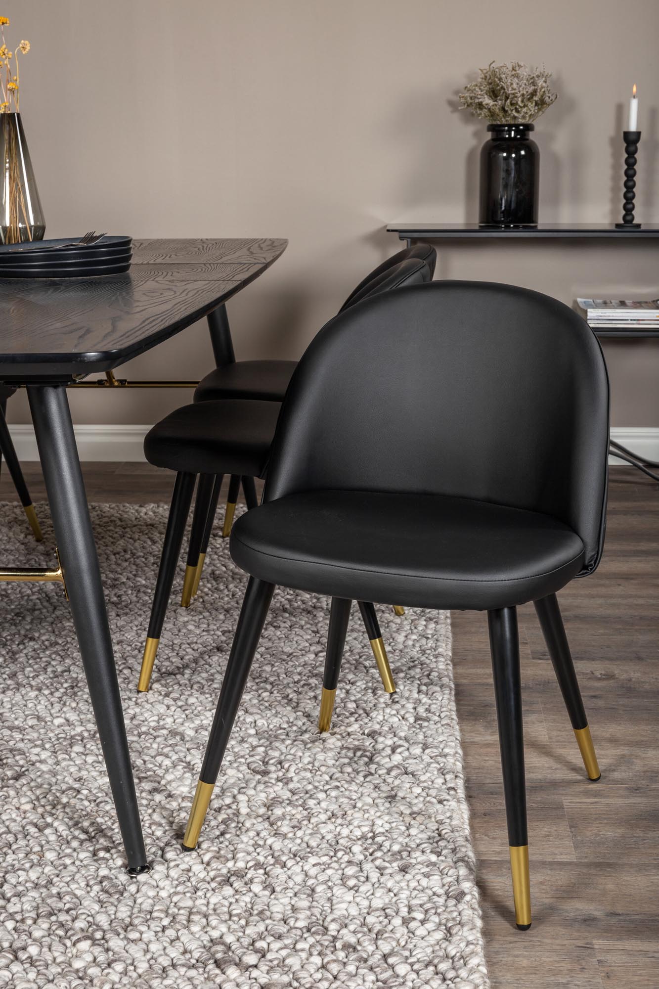 Gold Esszimmerset ausziehbar + Velvet 180cm/6St. in Schwarz / Gold präsentiert im Onlineshop von KAQTU Design AG. Esszimmerset ist von Venture Home