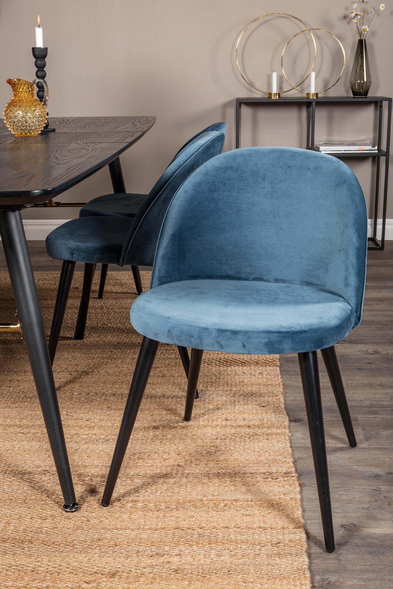 Gold Esszimmerset ausziehbar + Velvet 180cm/6St. in Schwarz Blau präsentiert im Onlineshop von KAQTU Design AG. Esszimmerset ist von Venture Home