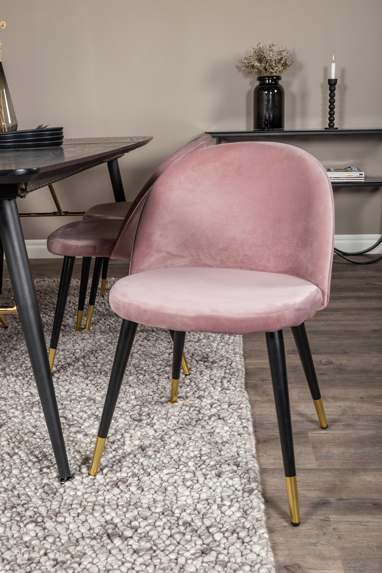 Gold Esszimmerset ausziehbar + Velvet 180cm/6St. in Schwarz, Altrosa, Gold präsentiert im Onlineshop von KAQTU Design AG. Esszimmerset ist von Venture Home