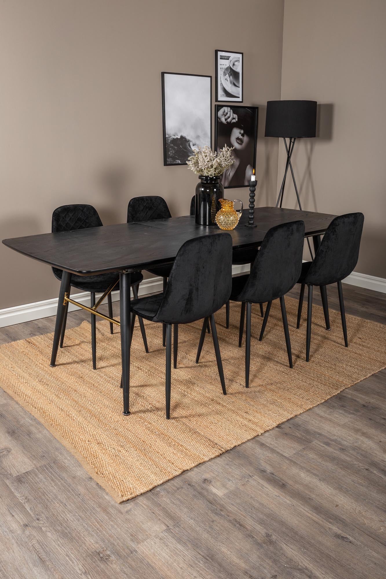 Stilvolles, ausziehbares Esszimmerset Gold von Venture Home mit 6 komfortablen Samtstühlen. Perfekt für festliche Anlässe und gesellige Runden.