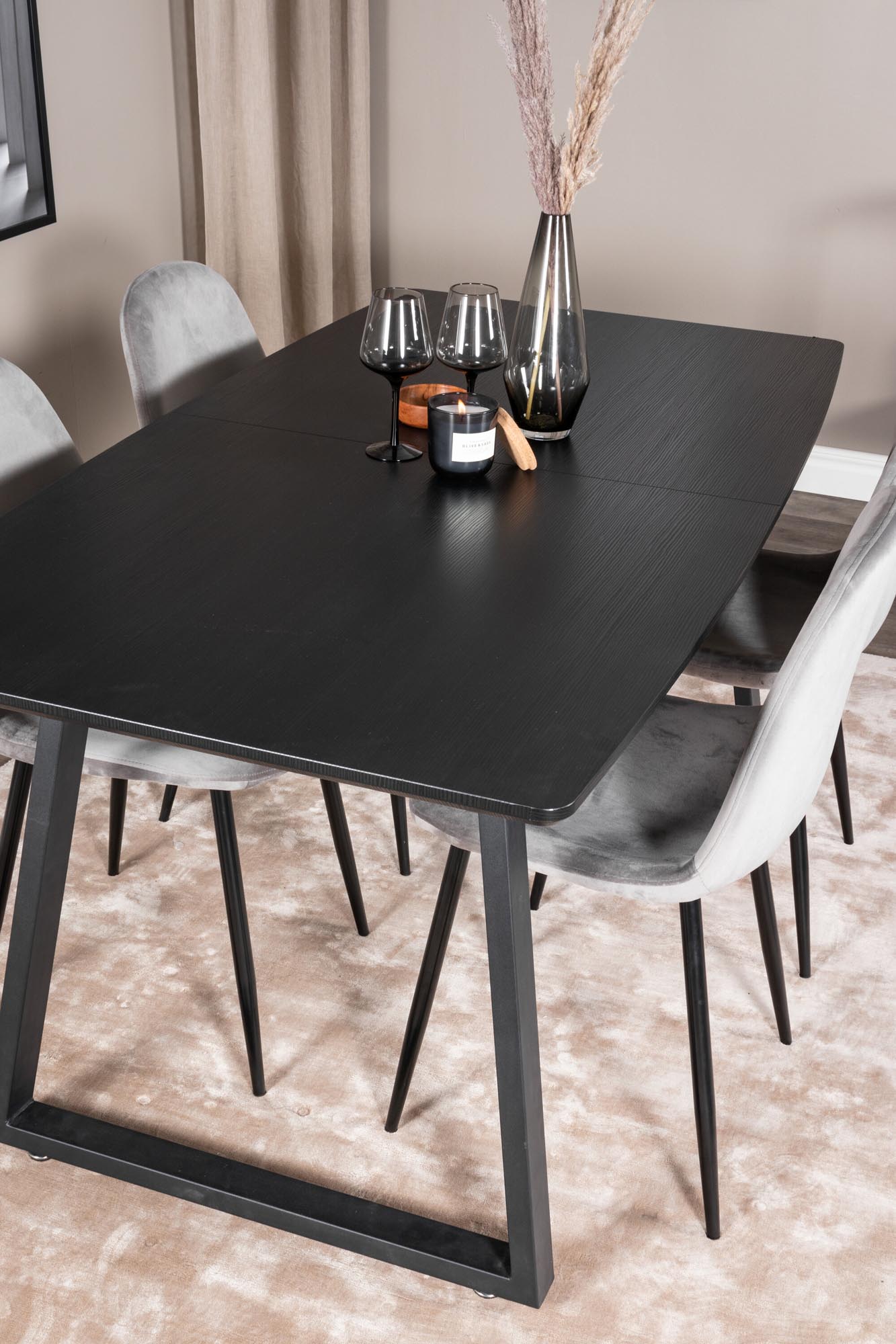 Inca Esszimmerset: Stilvoll erweiterbar für gesellige Abende.