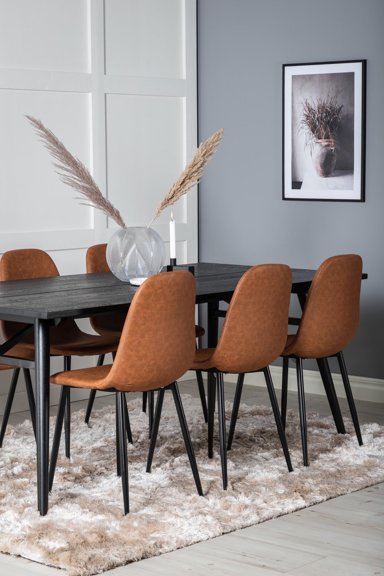 Elegantes, ausziehbares Esszimmerset von Venture Home für bis zu 6 Personen. Hochwertige Samtstühle und moderner Tisch für jeden Anlass.