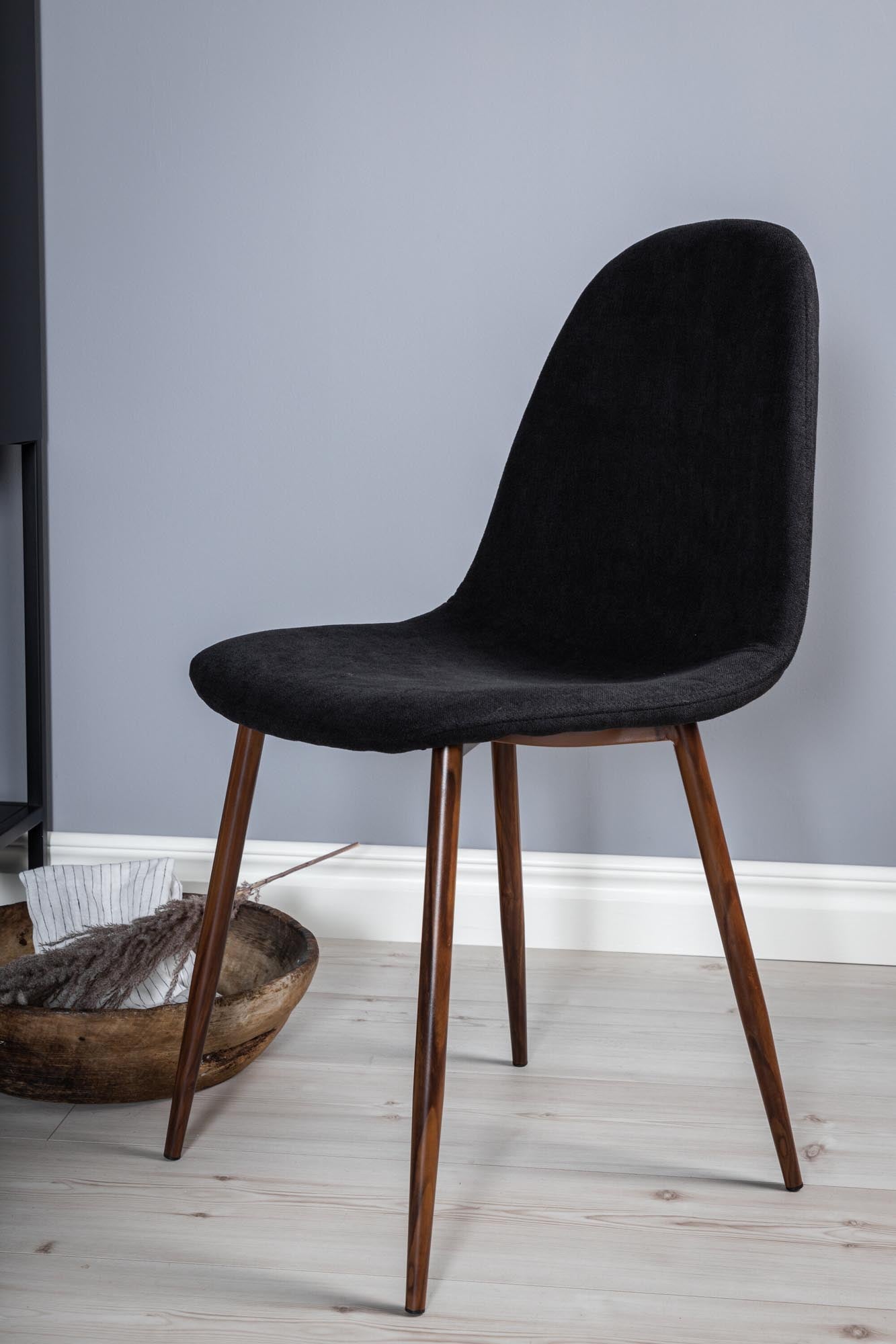 Plaza Esszimmerset + Polar ⌀100cm/4St. in Braun / Schwarz präsentiert im Onlineshop von KAQTU Design AG. Esszimmerset ist von Venture Home